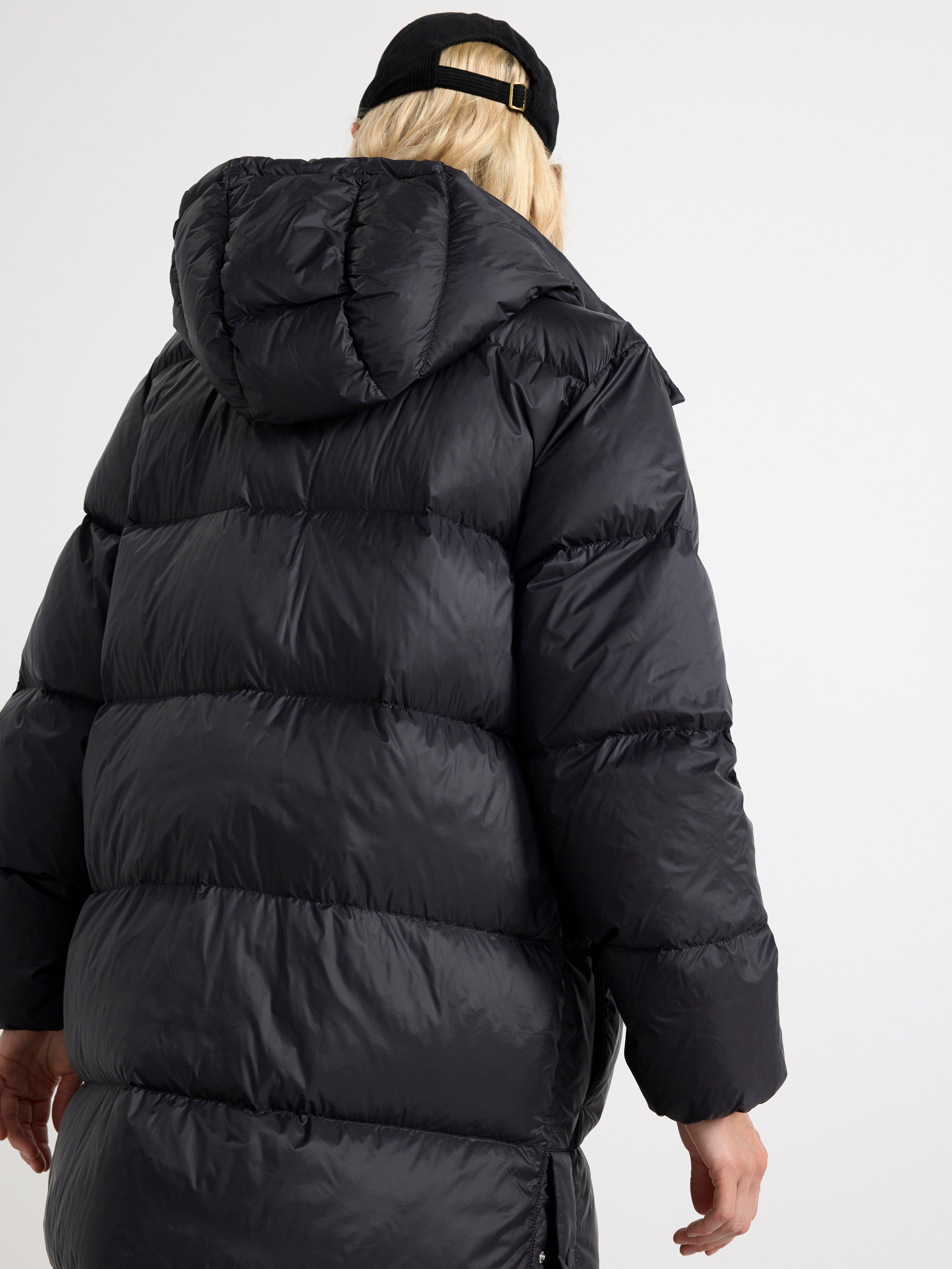 Down coat in recycled down Black