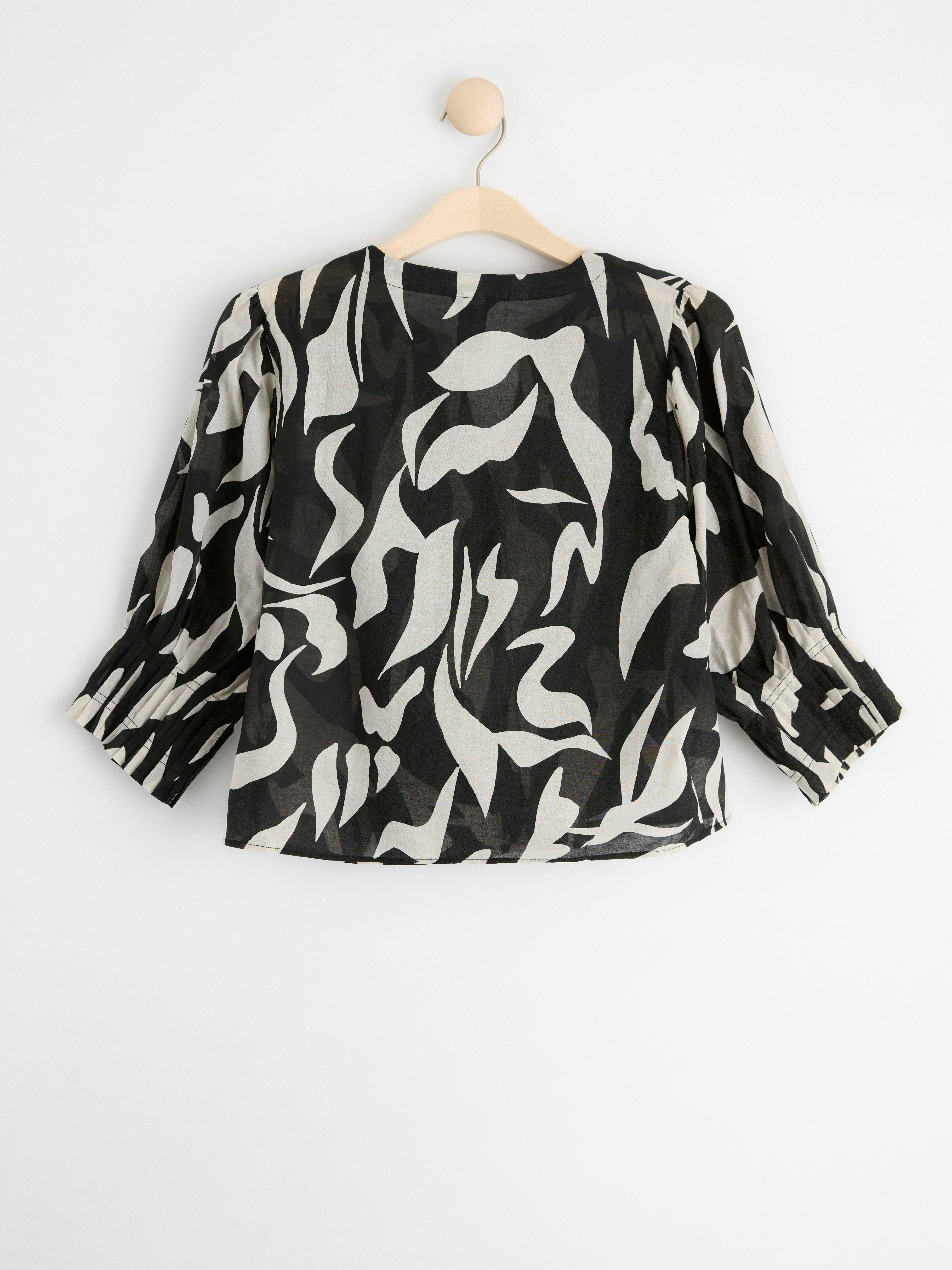 Puff sleeve blouse Black