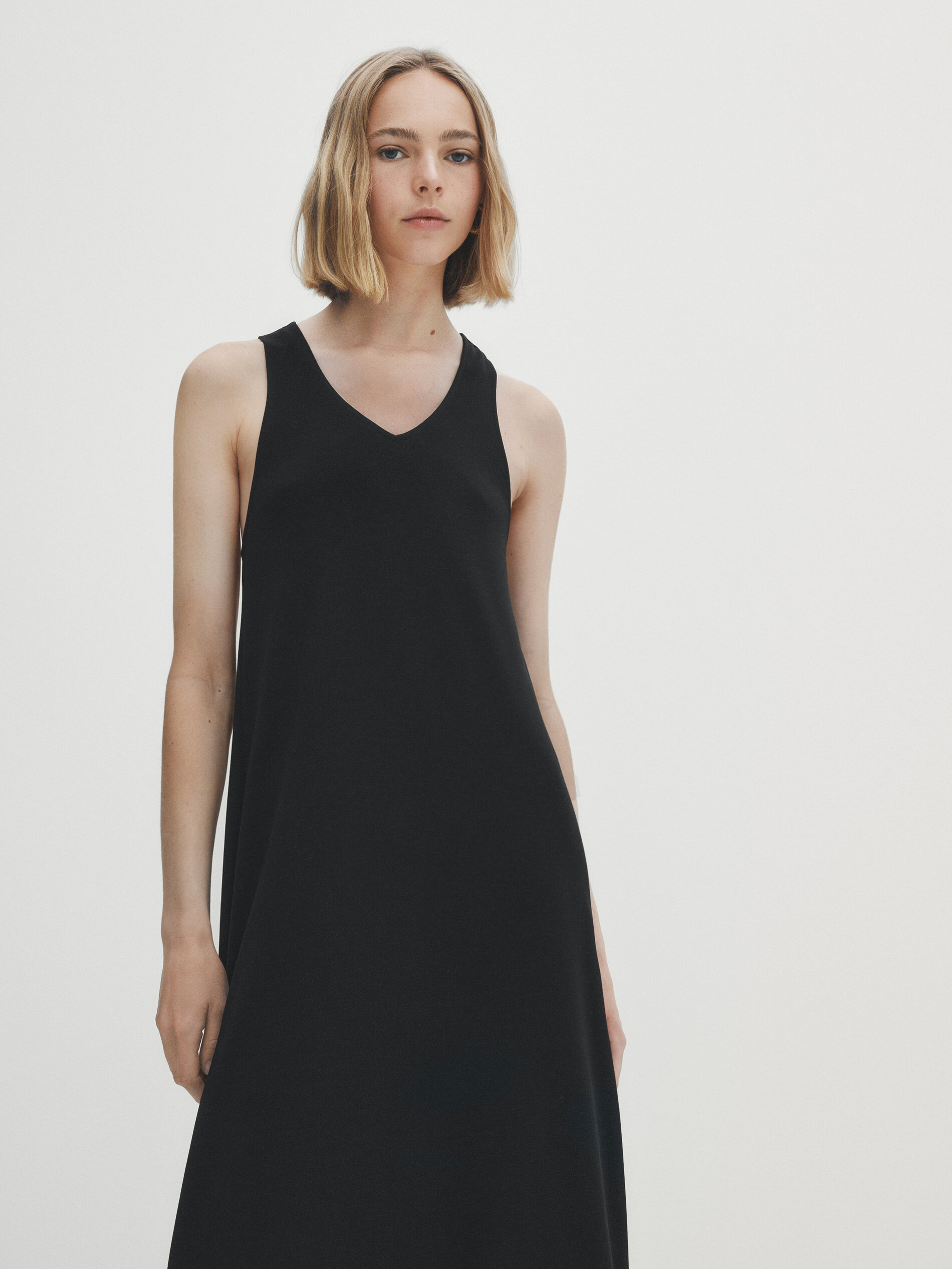 Vestido midi detalle pieza frunce espalda - NEGRO