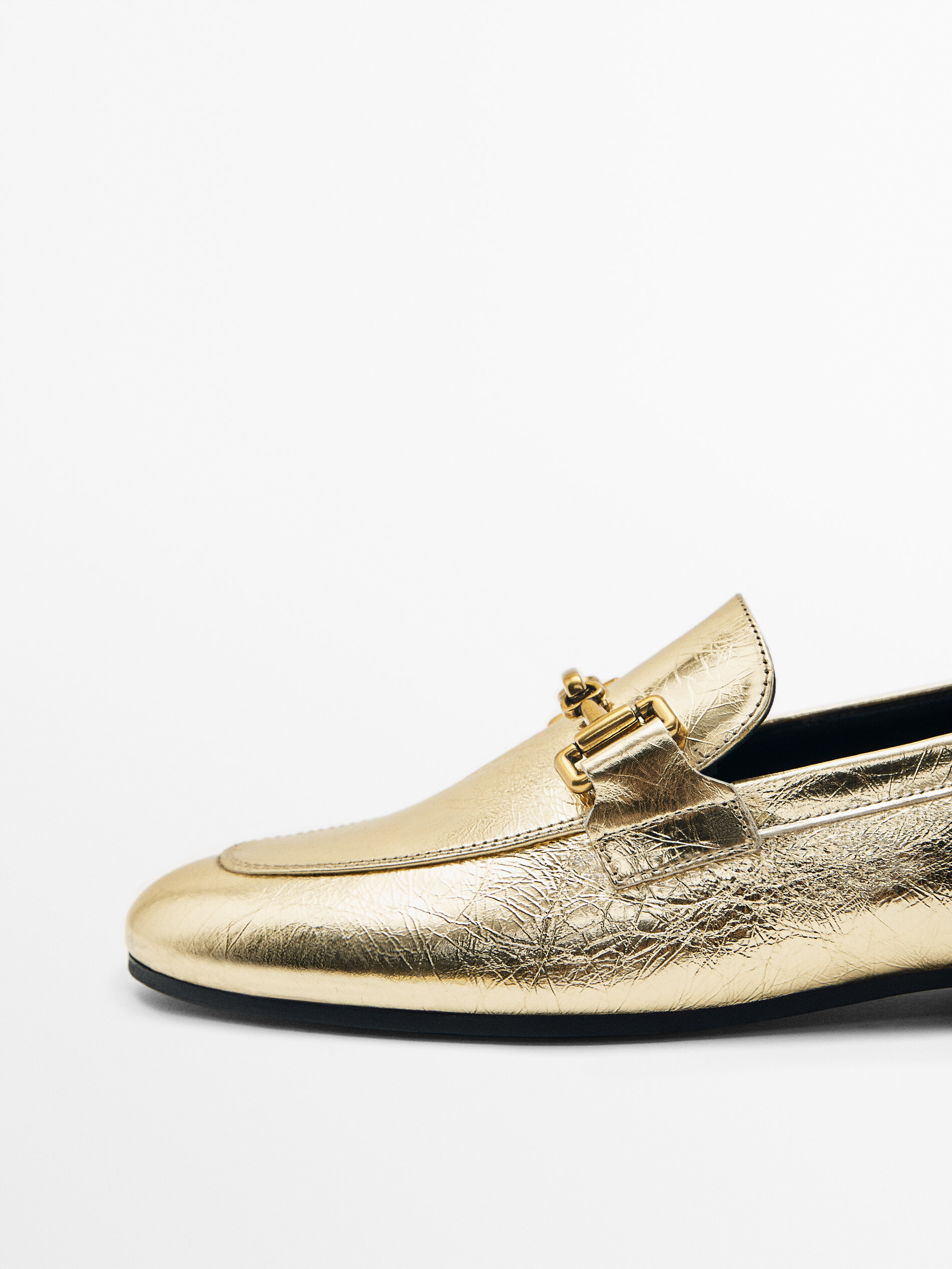 Mocasín piel craquelado hebilla metálica - DORADO