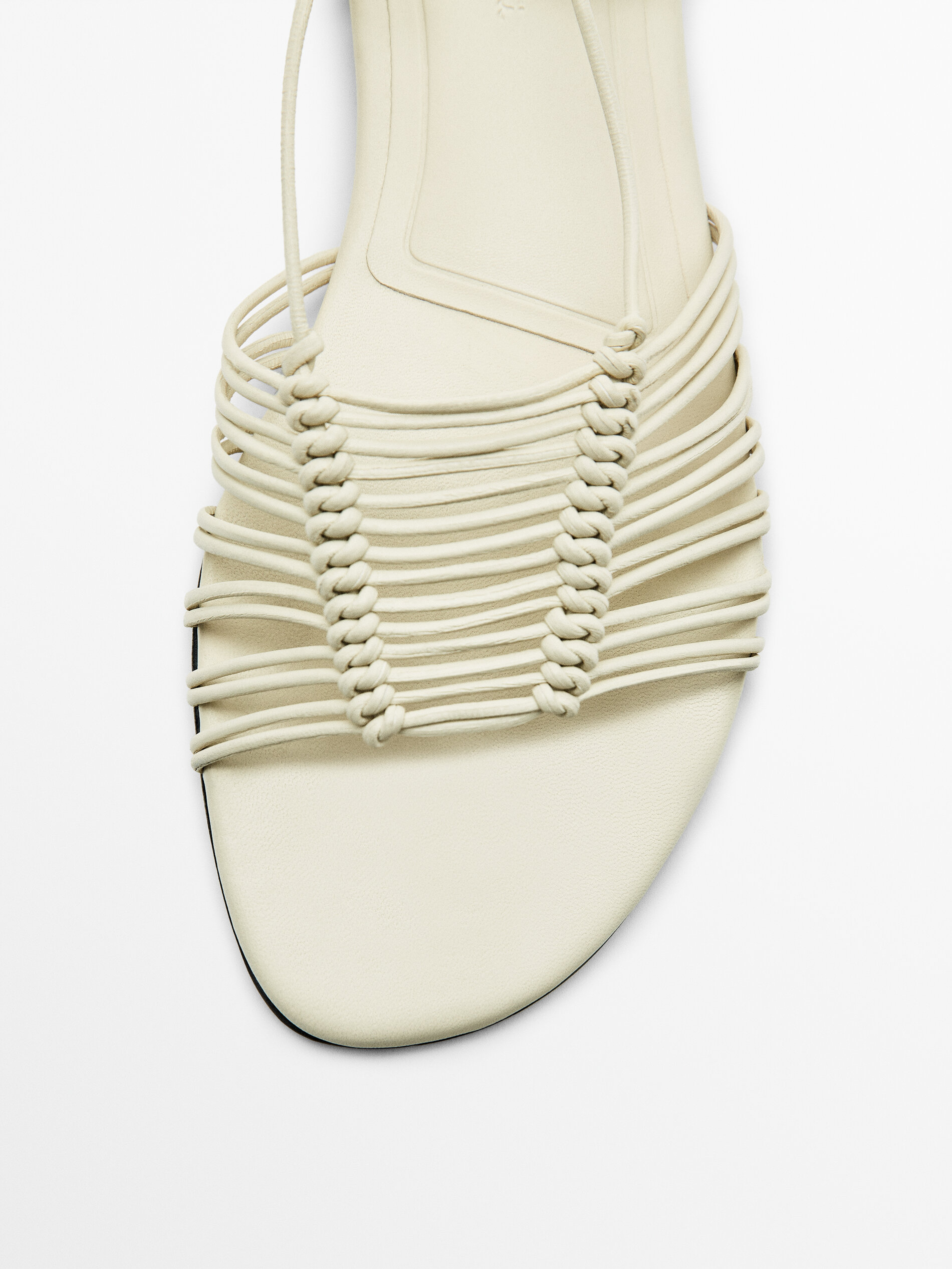 Sandalia plana multicuerdas - CRUDO
