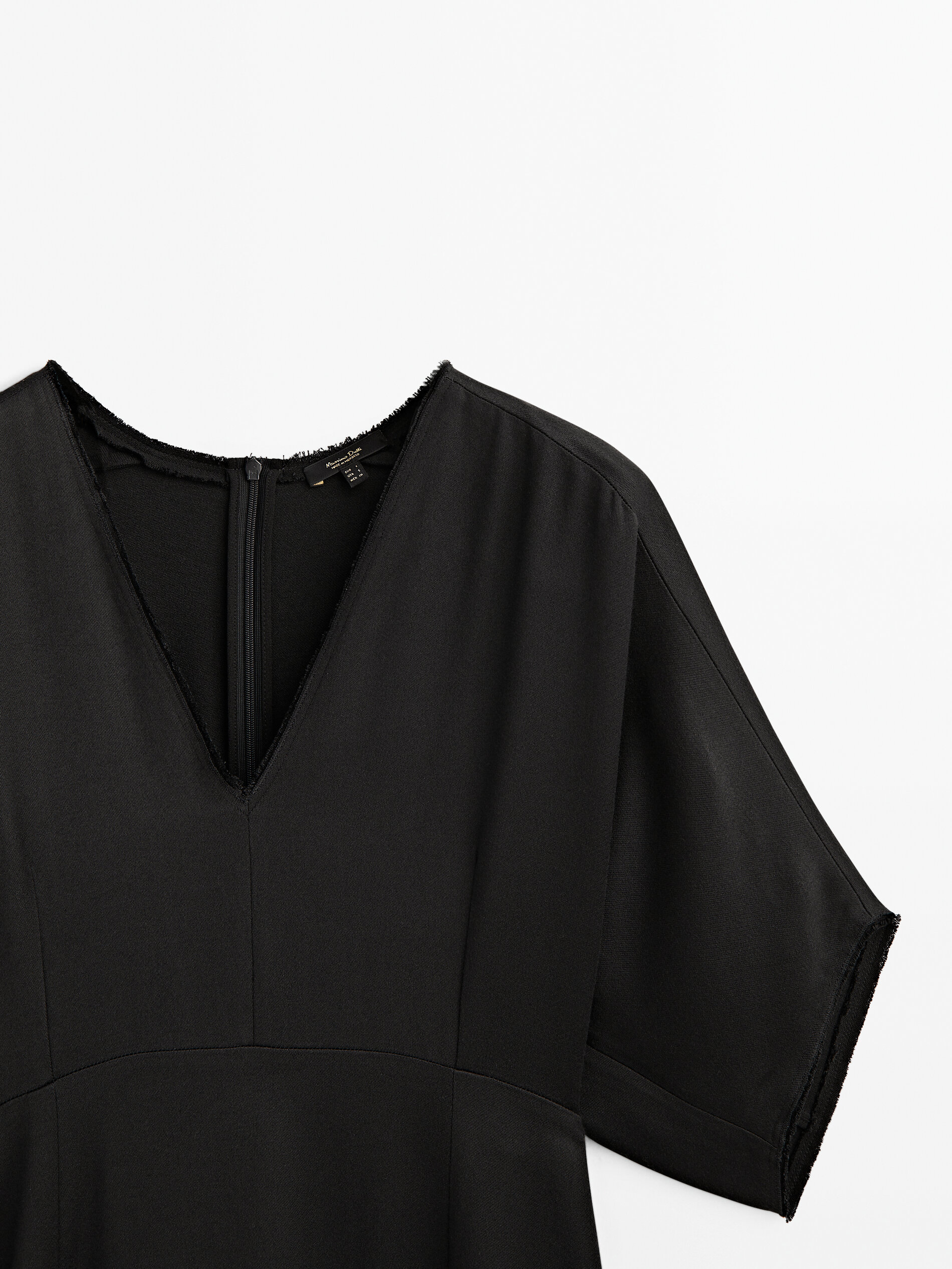 Vestido midi fluido cuello pico - NEGRO