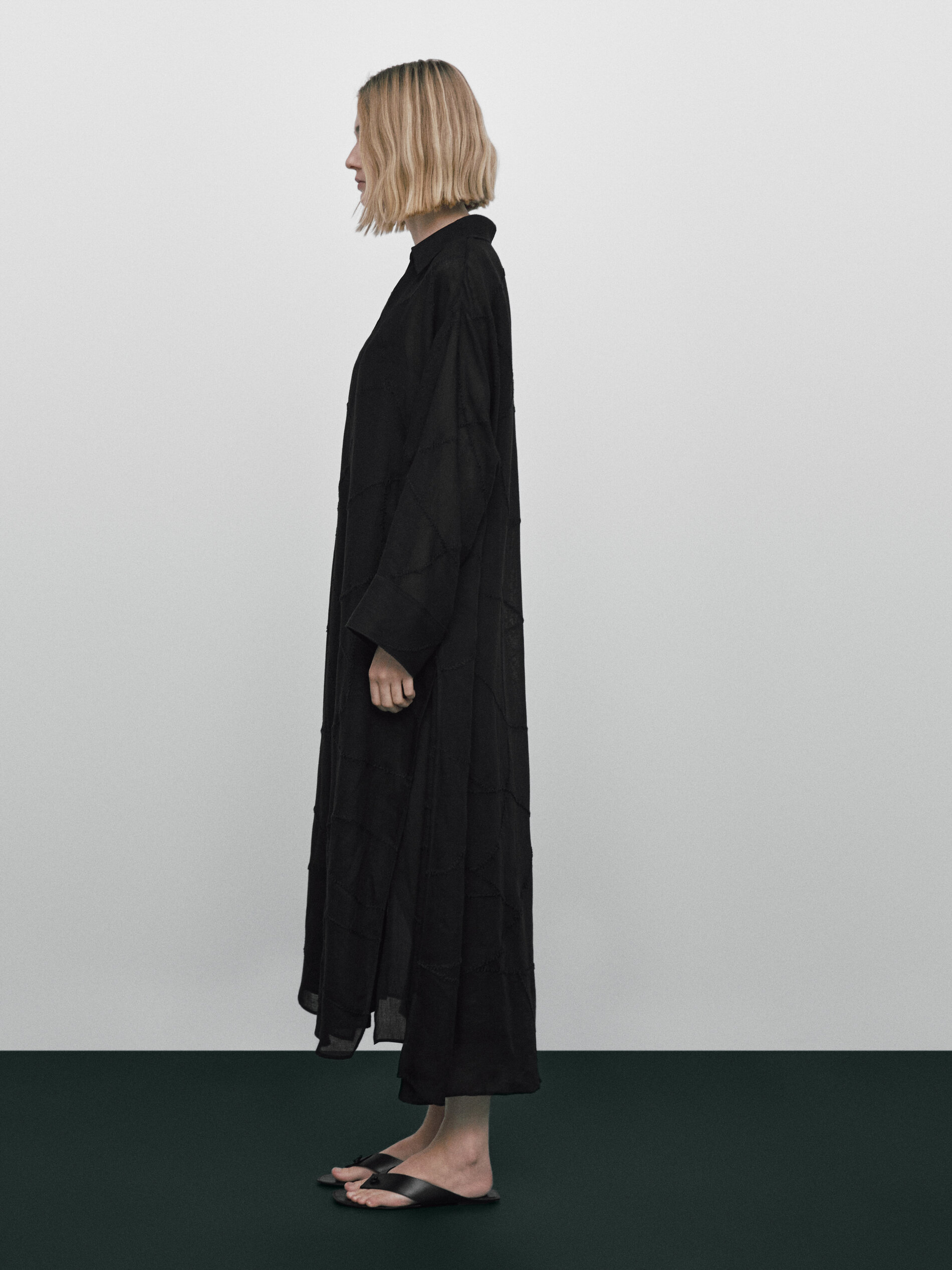 Blusón detalle bordados Limited Edition - NEGRO