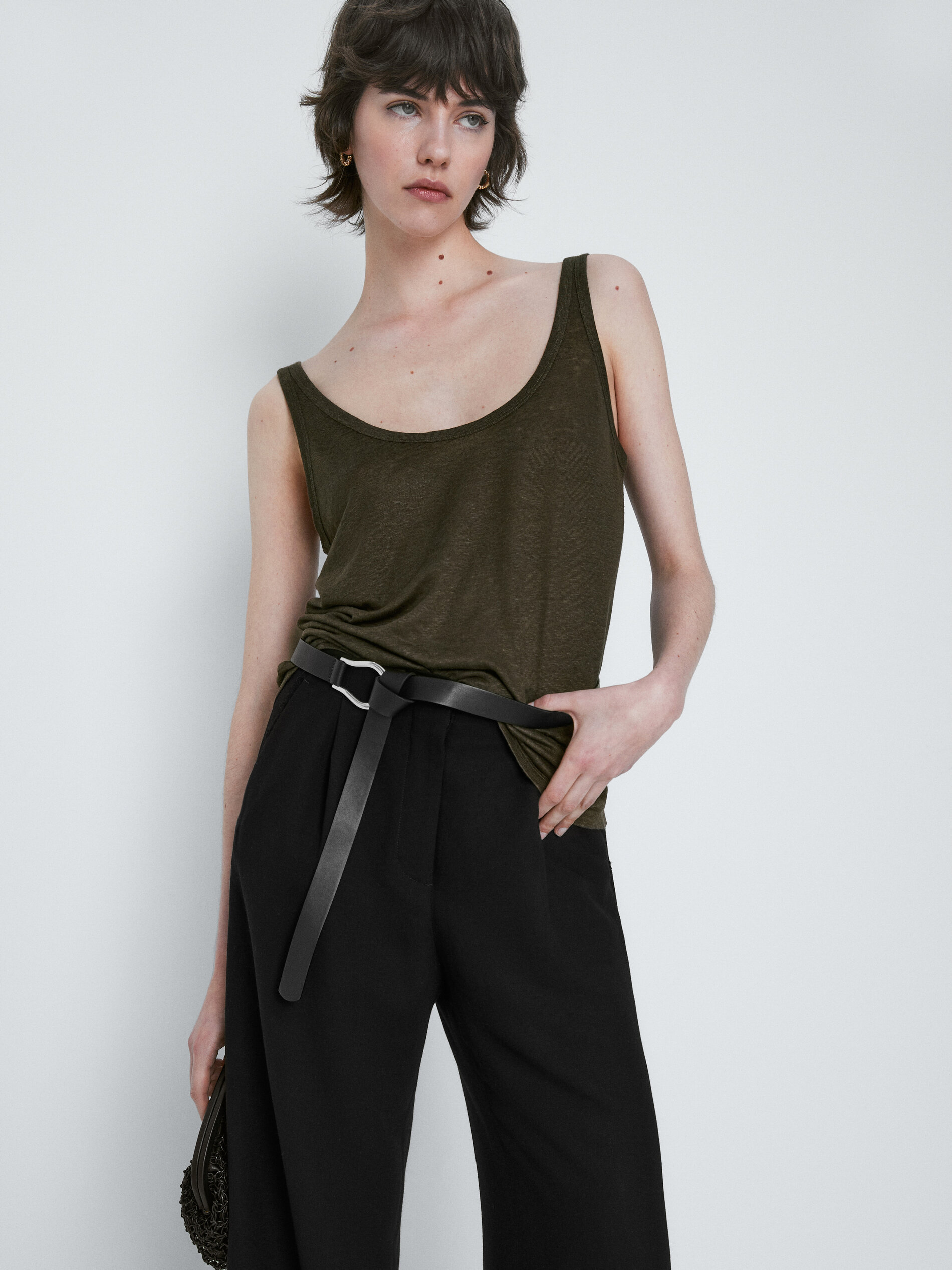 Pantalón negro pinzas desflecado - NEGRO