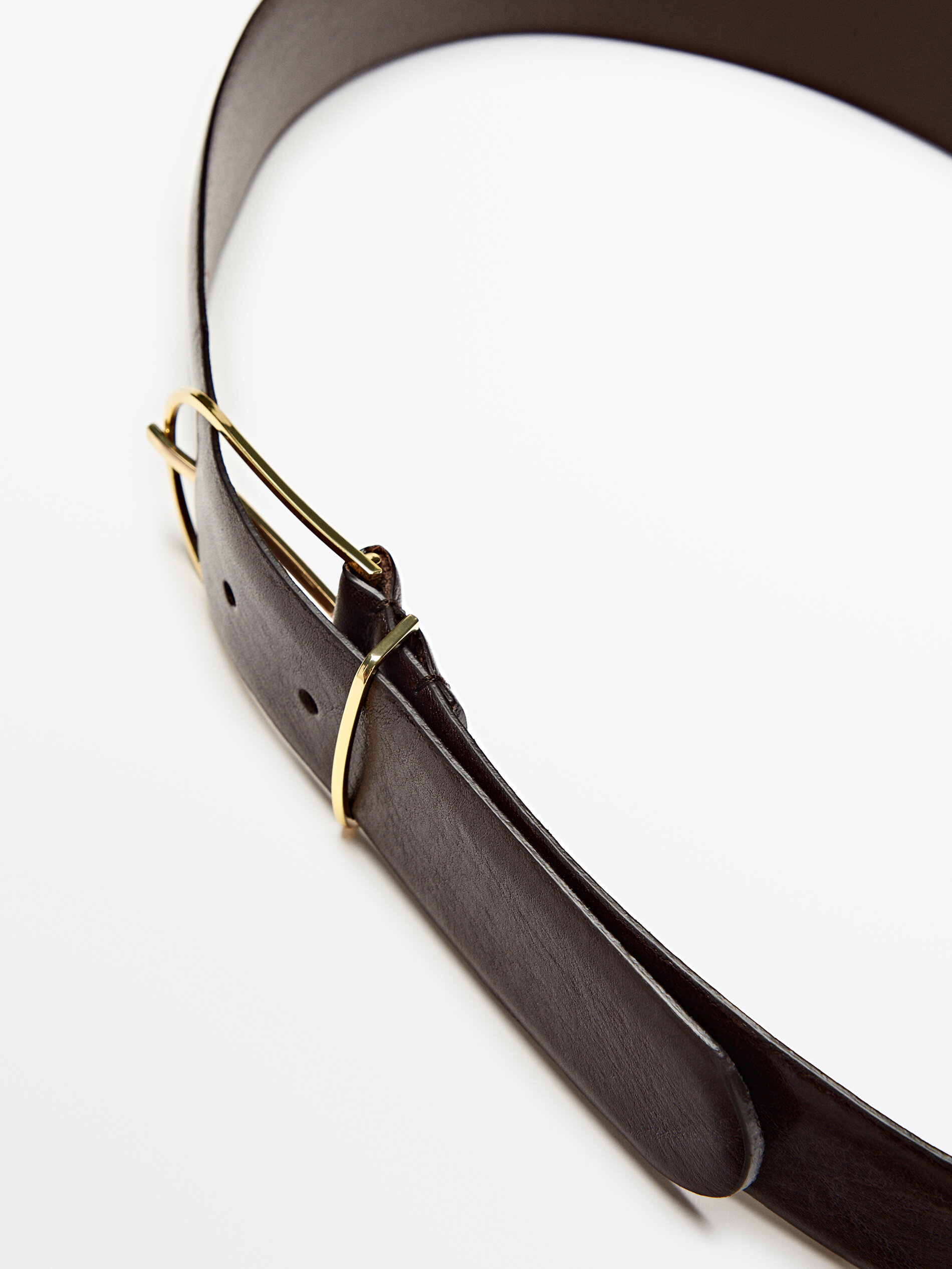 Cinturón piel hebilla dorada - MARRÓN