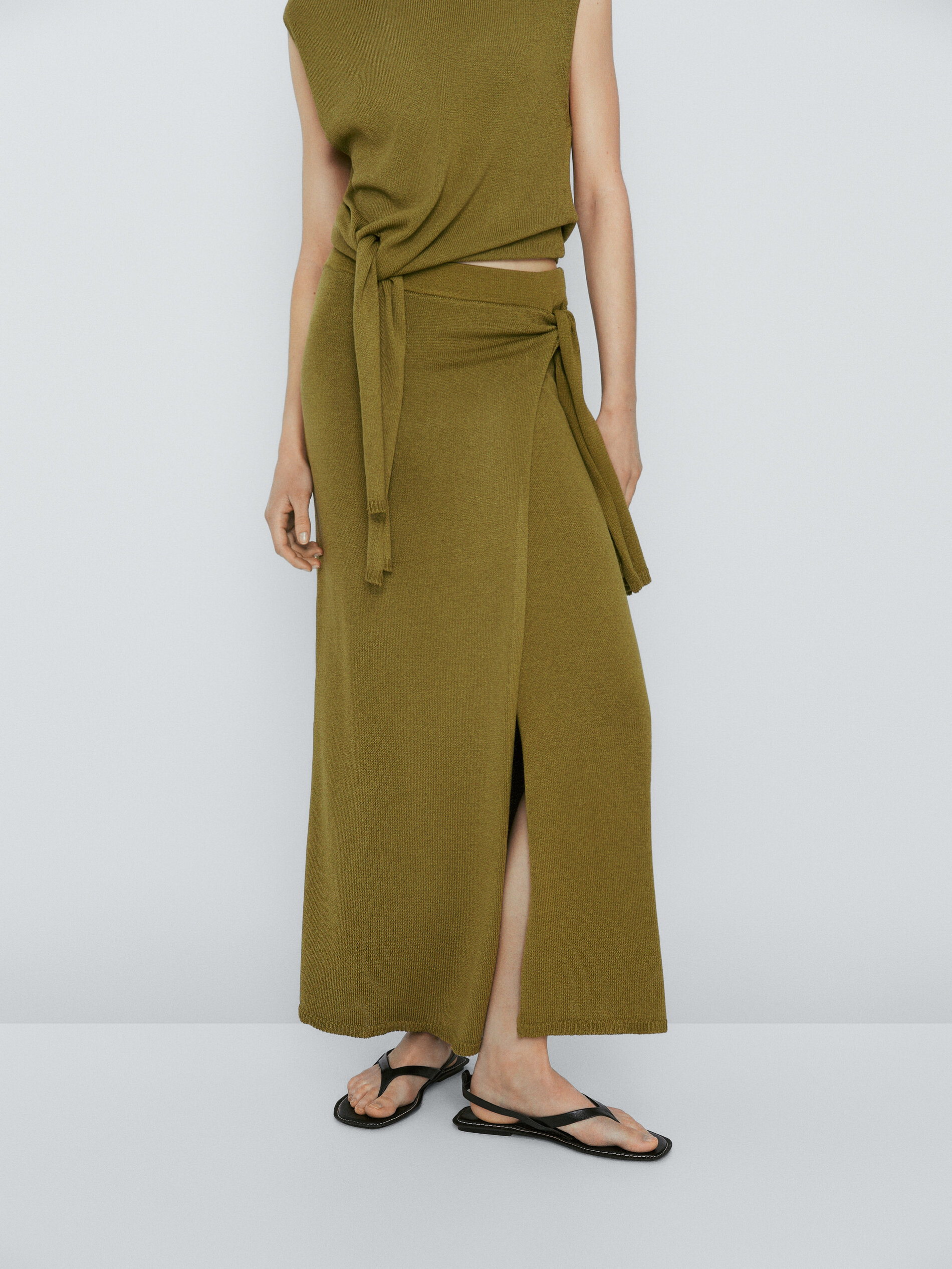 Falda punto nudo lateral - OLIVA