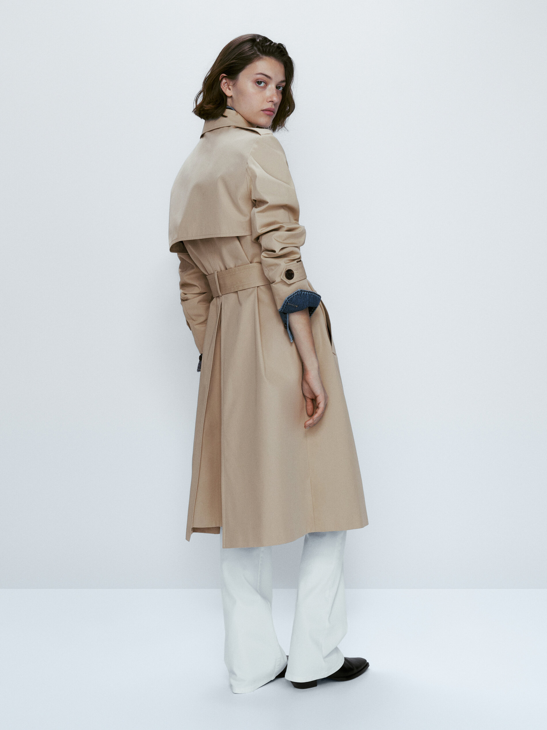 Gabardina con cinturón - BEIGE