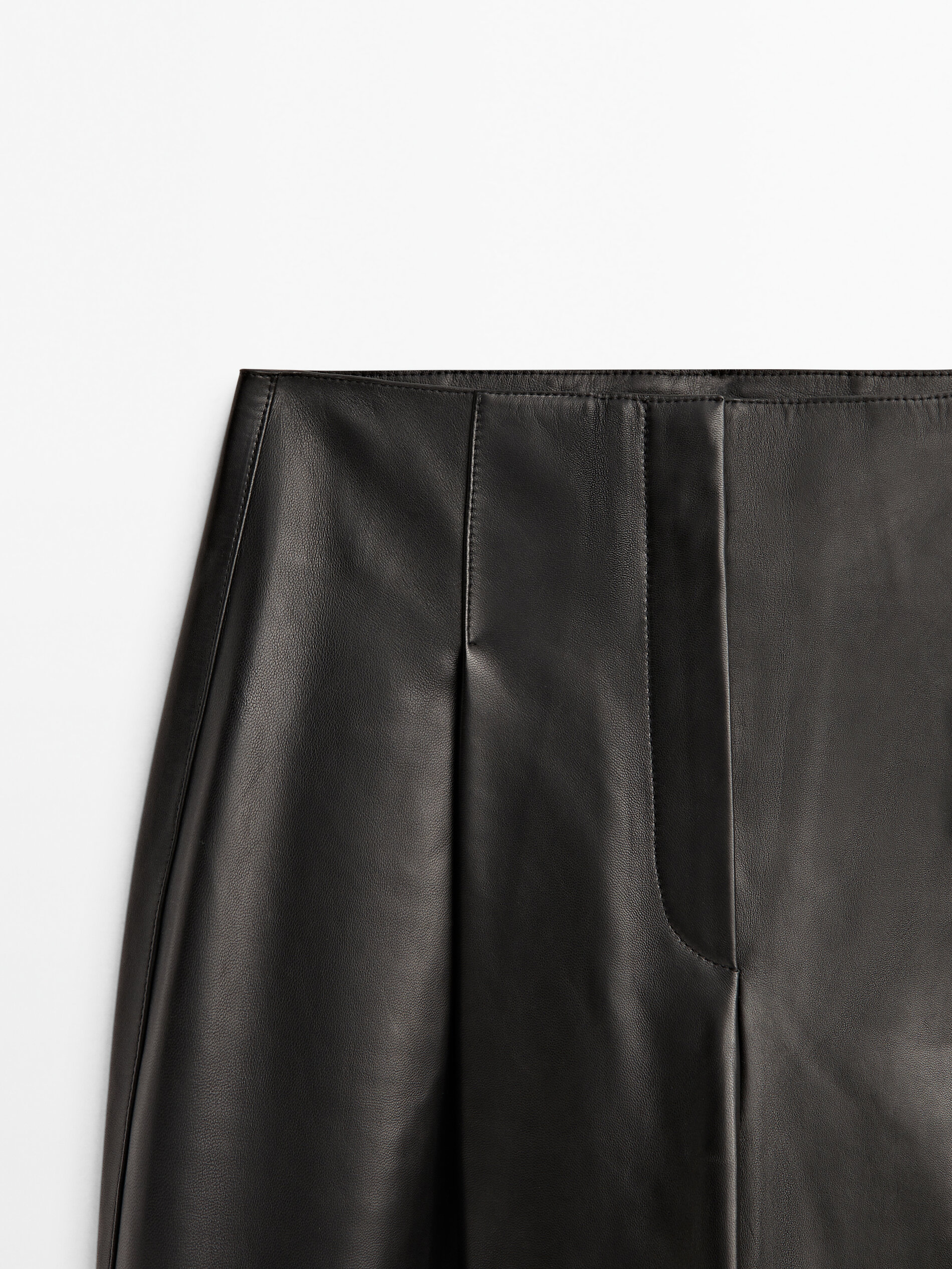 Pantalón piel napa pinzas - NEGRO