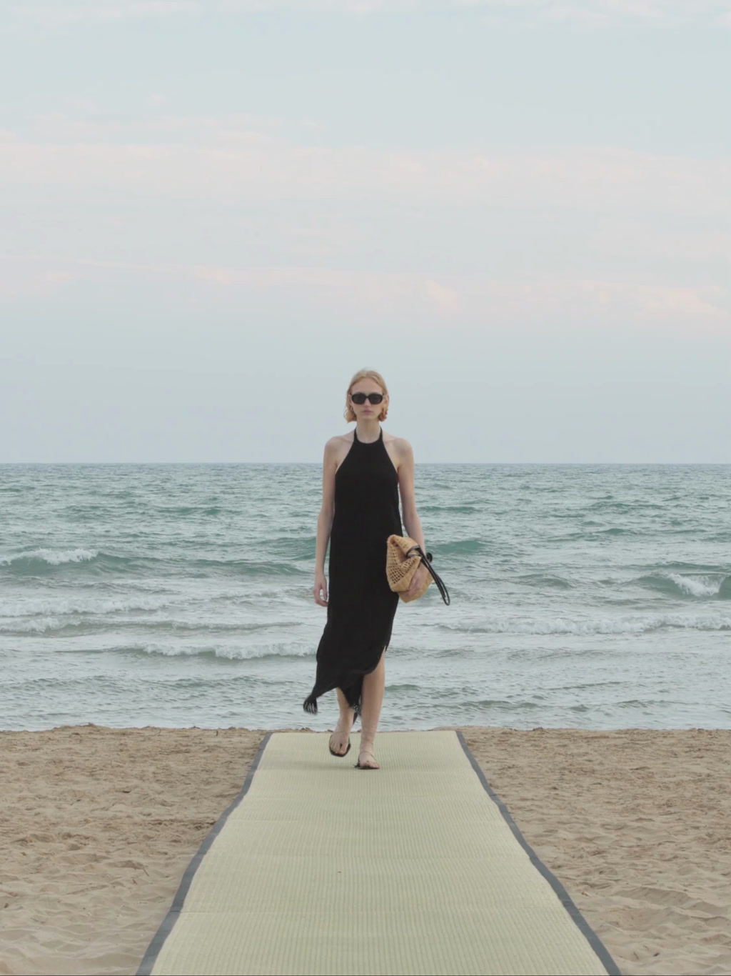 Vestido halter crochet - NEGRO