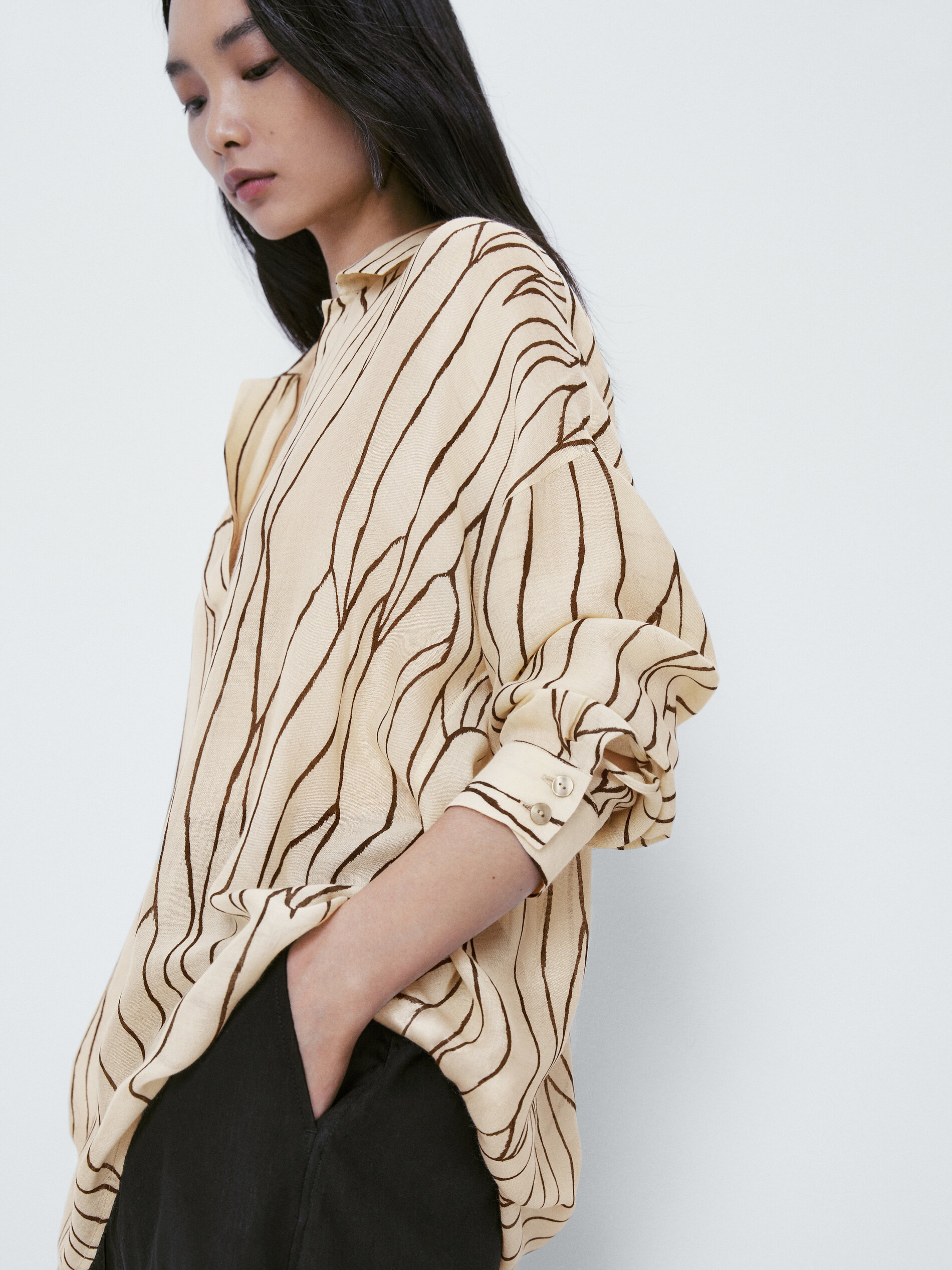 Camisa estampada cuello polo - CRUDO