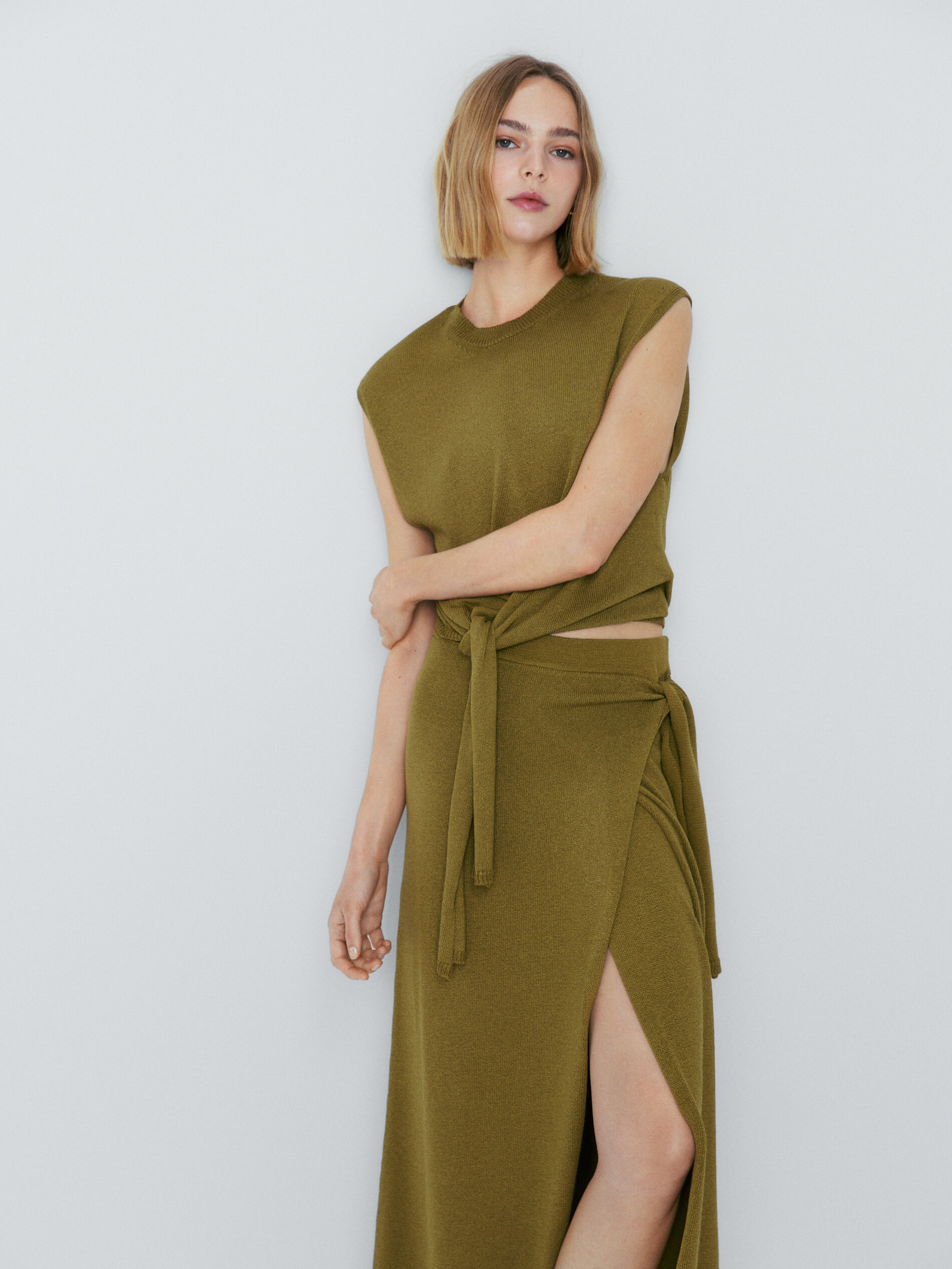 Falda punto nudo lateral - OLIVA