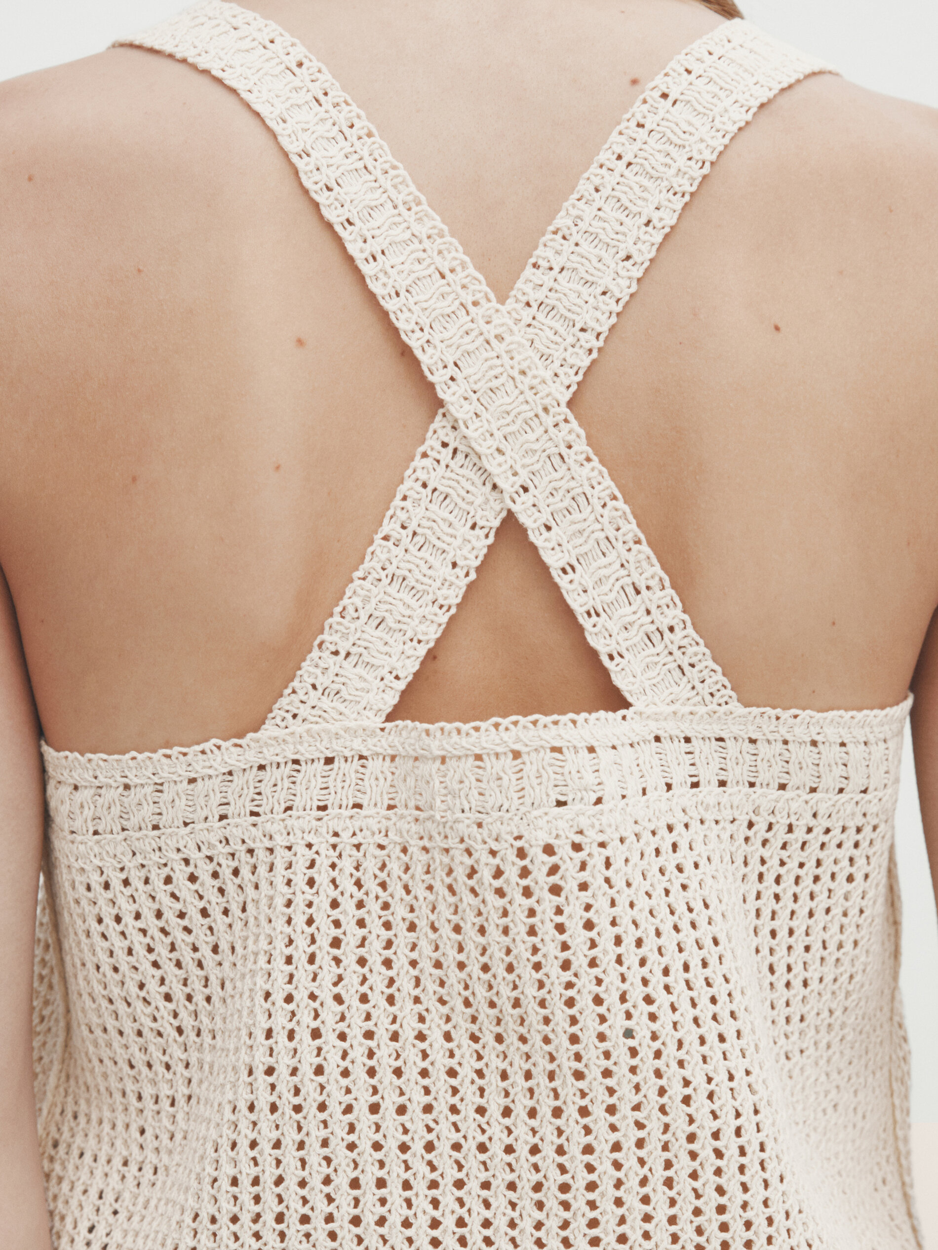 Top crochet espalda cruzada - CRUDO