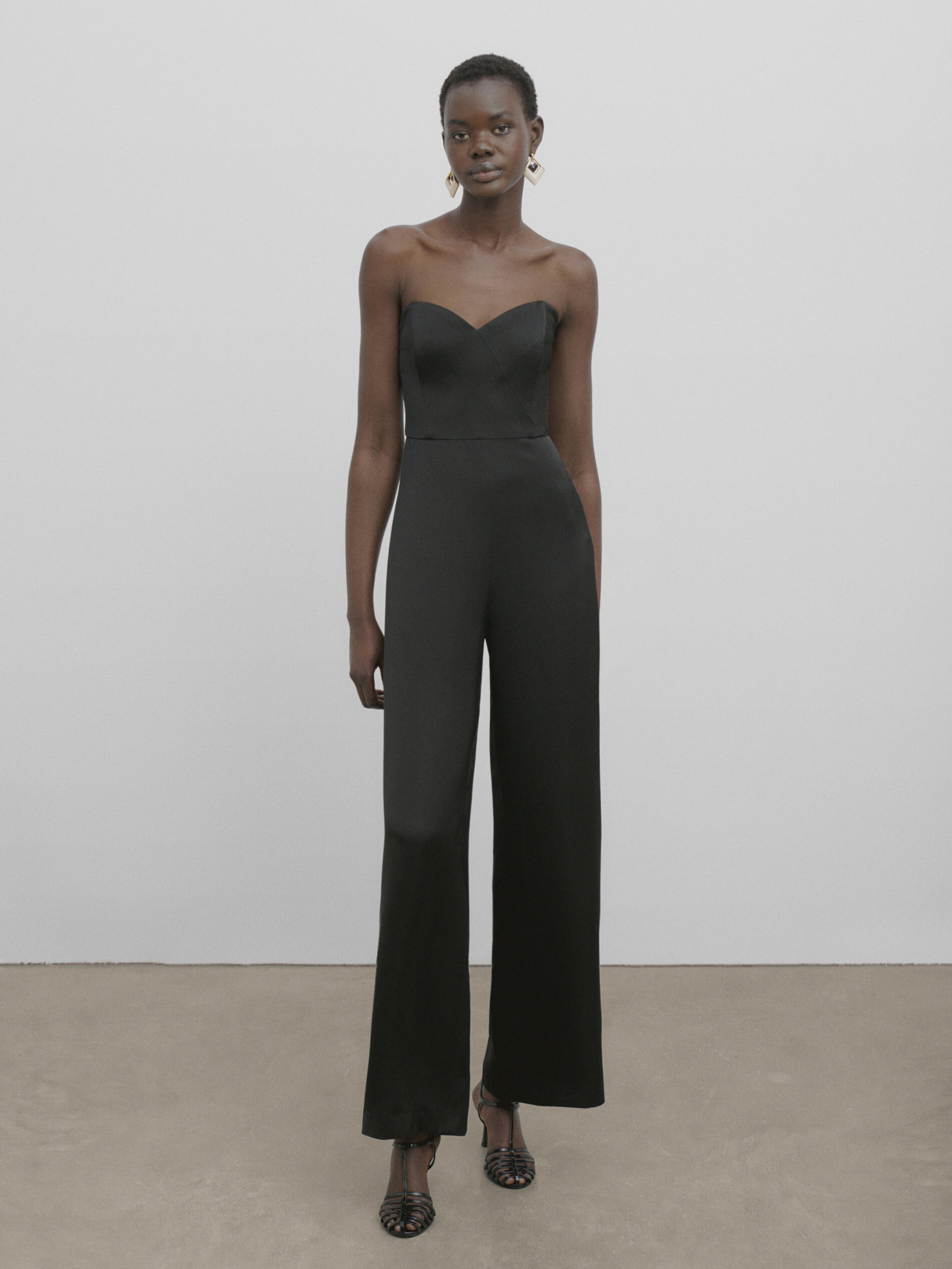 Mono escote corazón -Studio - NEGRO