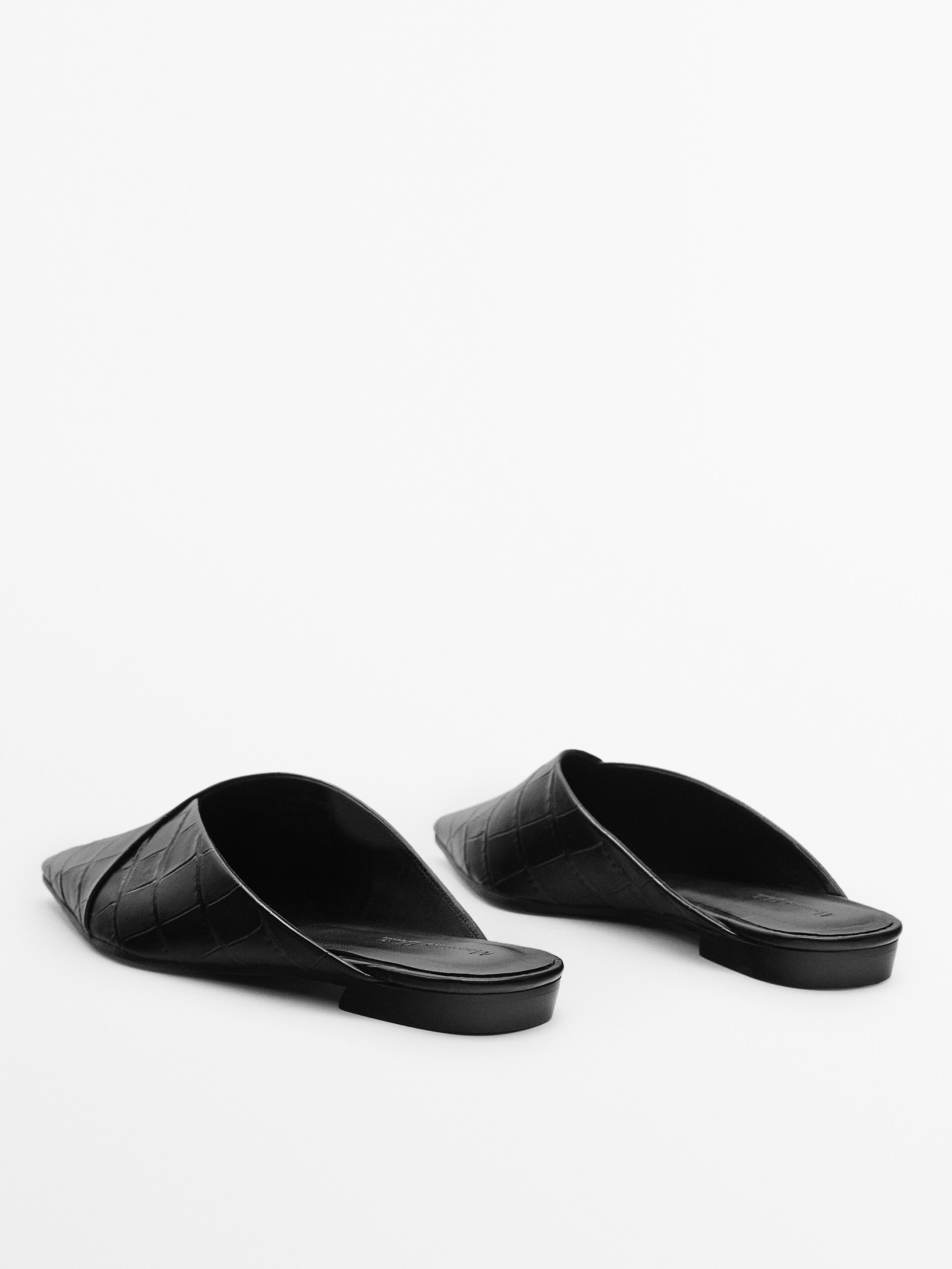 Babucha piel - NEGRO