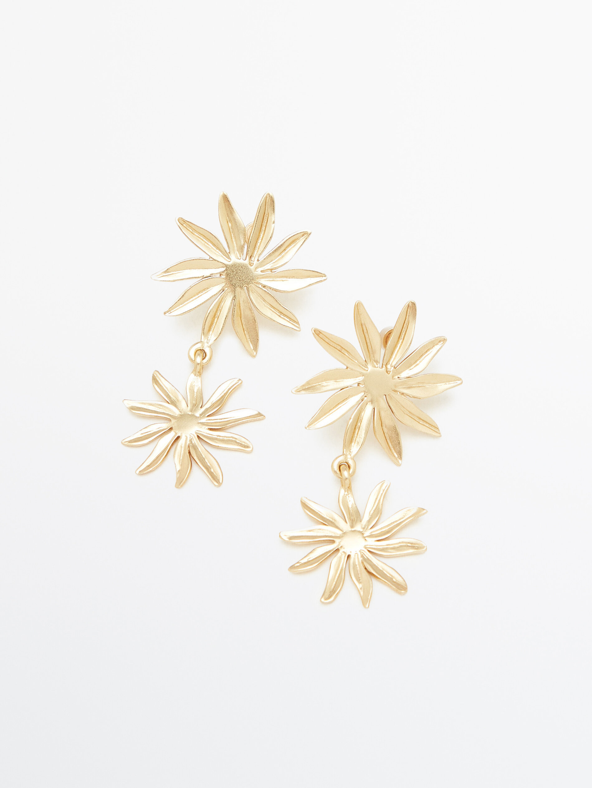 Pendientes medianos doble flor baño oro - DORADO