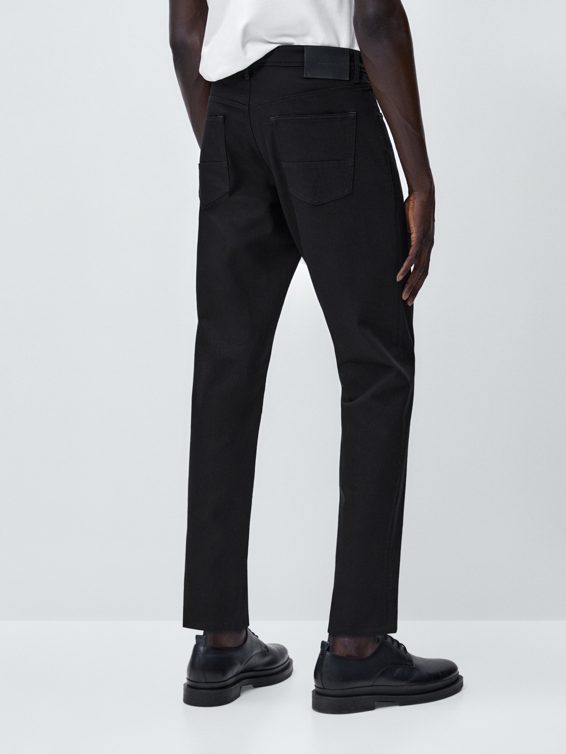 Pantalón vaquero tapered fit - NEGRO
