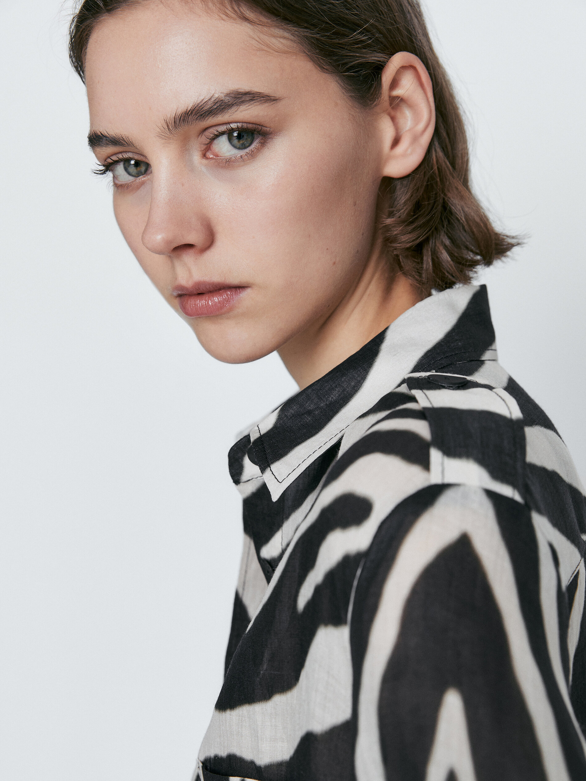 Camisa ramio estampado cebra - NEGRO