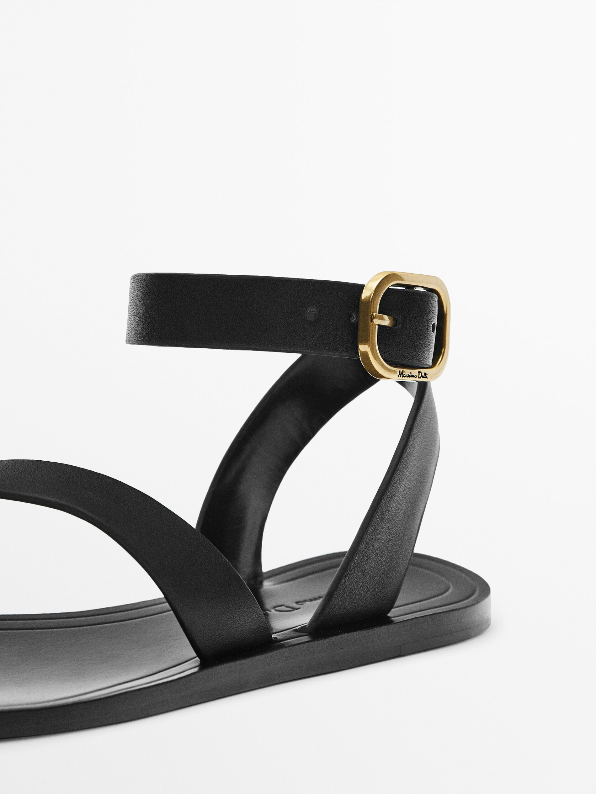 Sandalia plana piel pieza metalizada - NEGRO