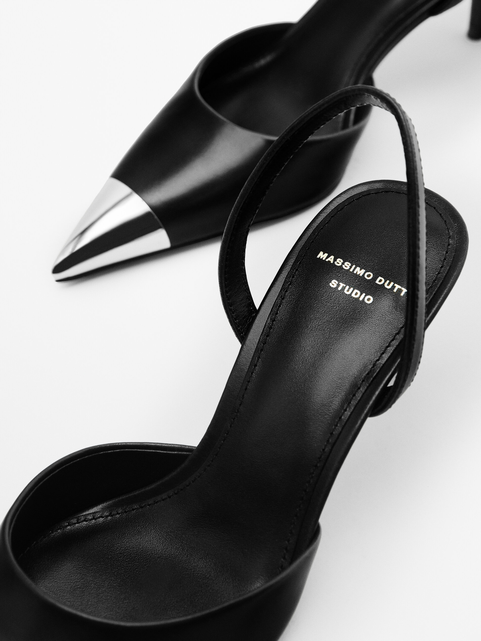 Zapato tacón piel punta metálica - Studio - NEGRO