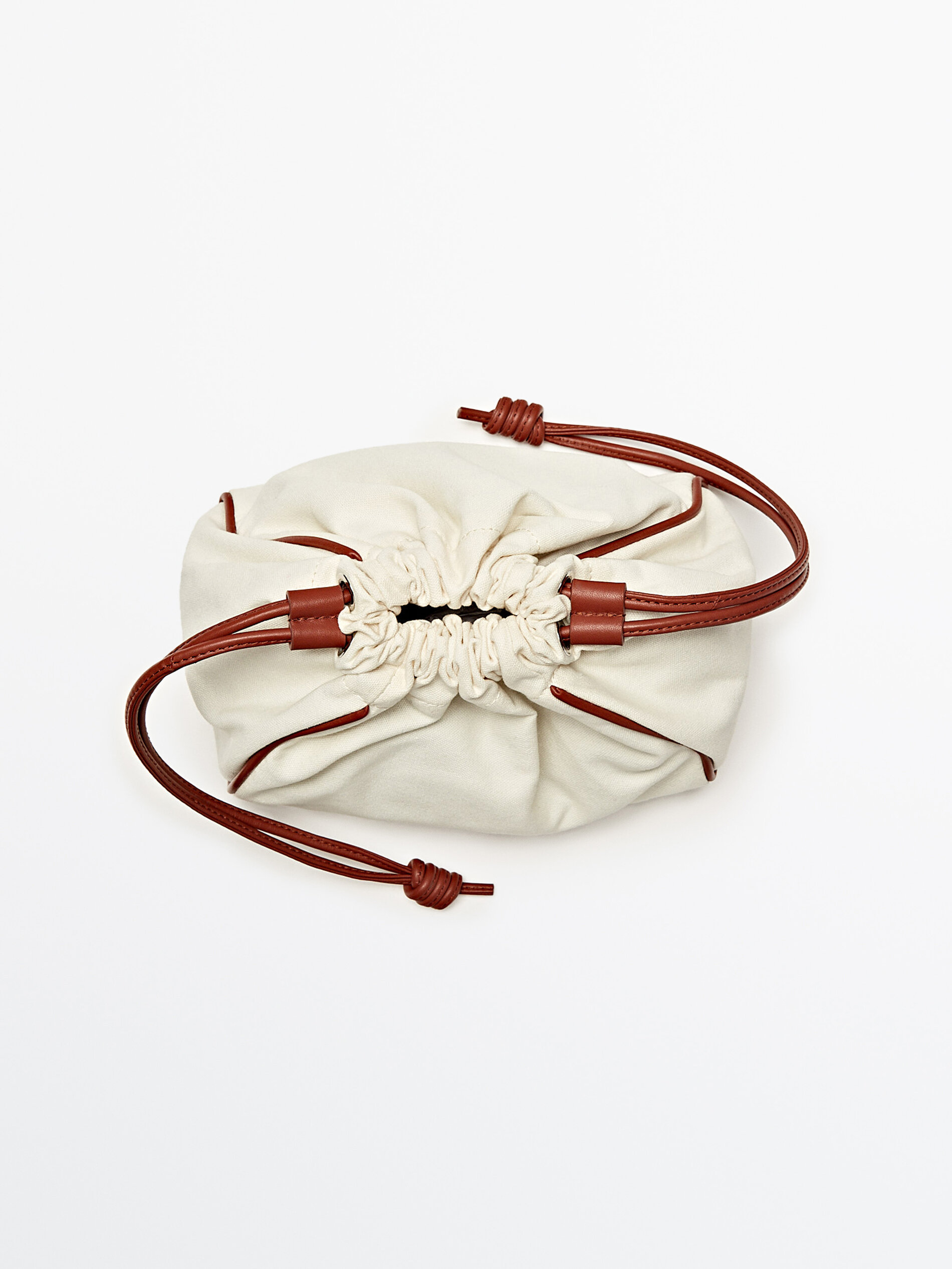 Pouch detalles piel - CUERO