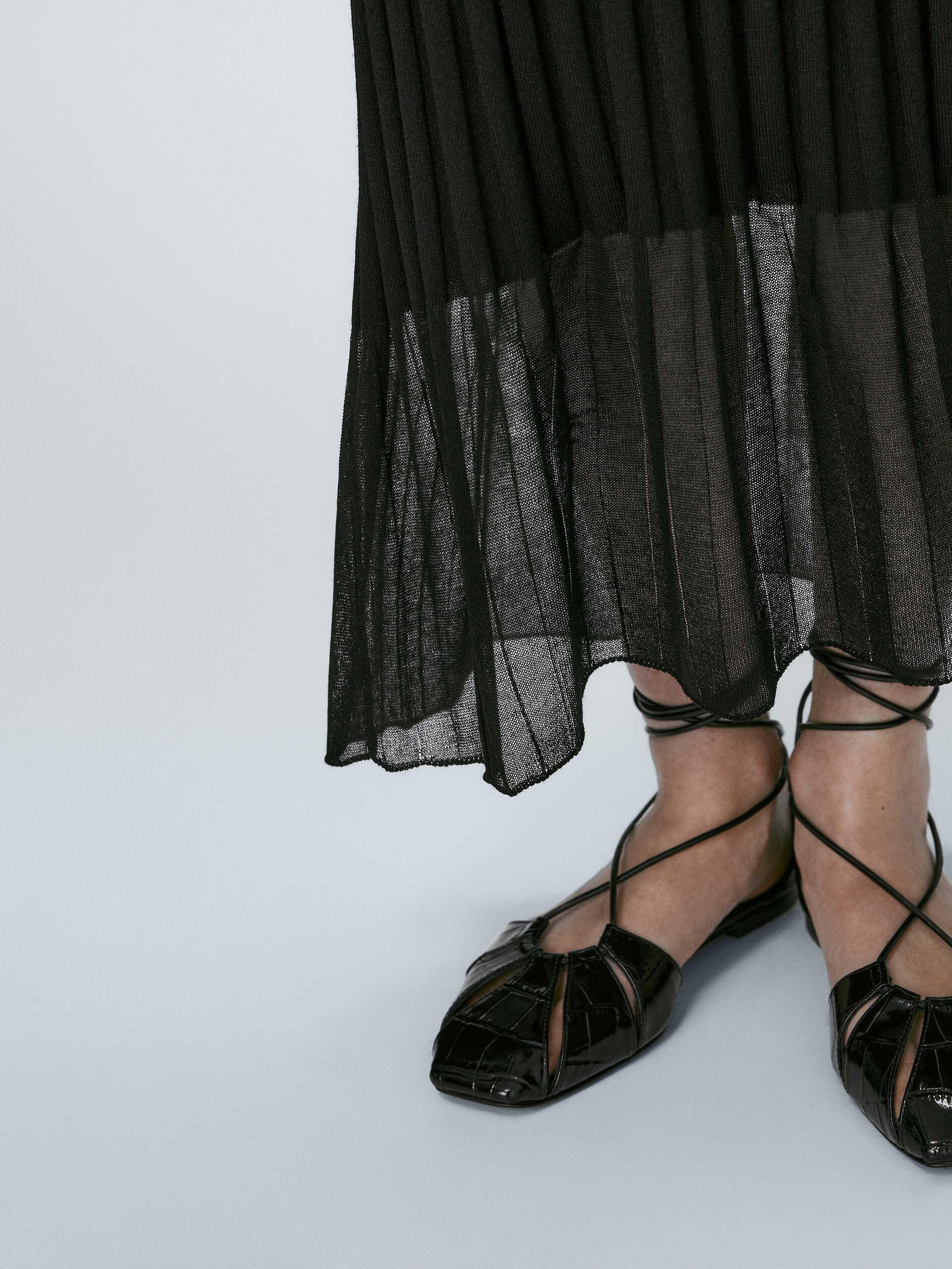 Vestido largo canalé negro cuello pico - NEGRO