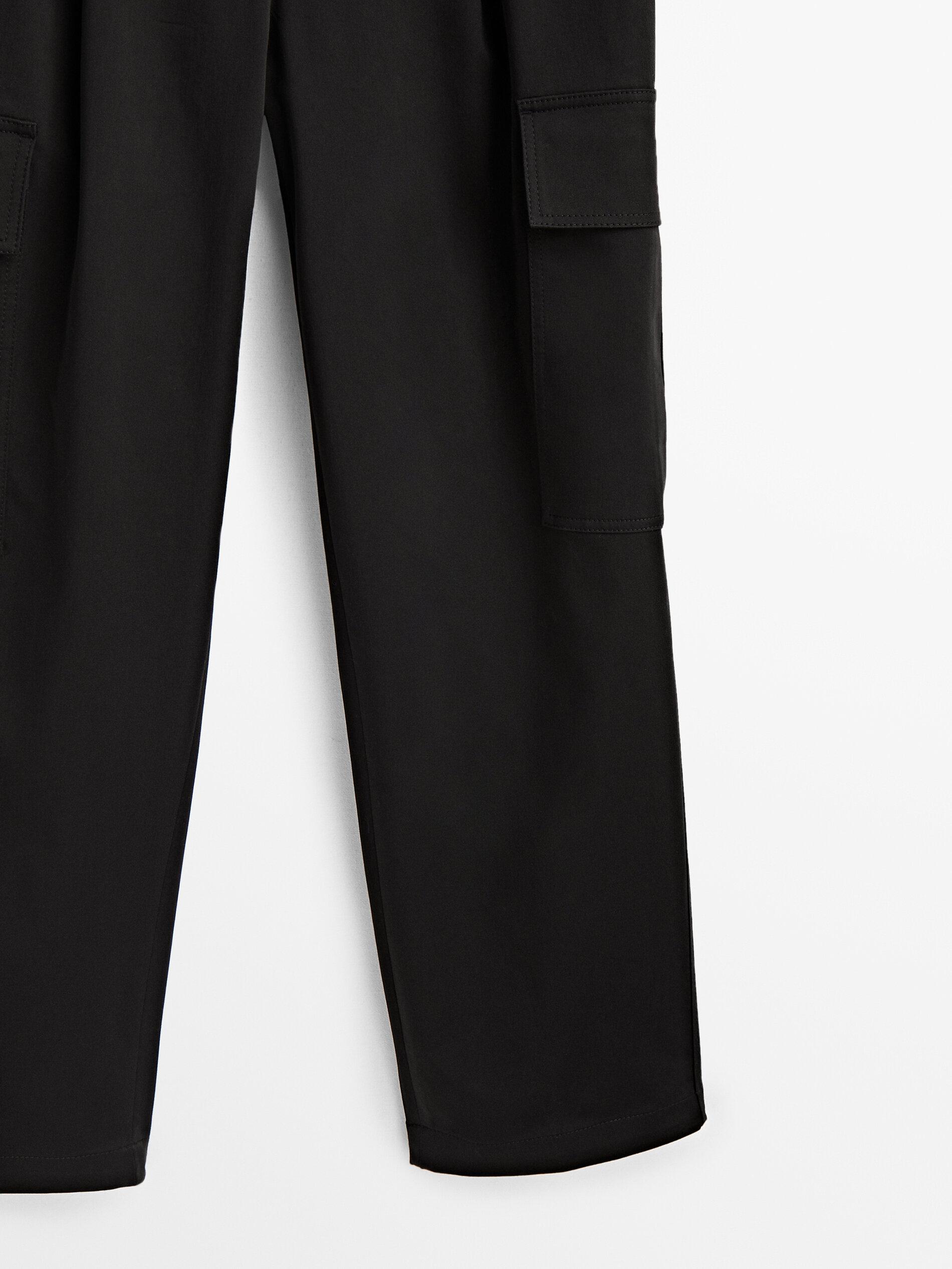 Pantalón negro pinzas cargo - NEGRO