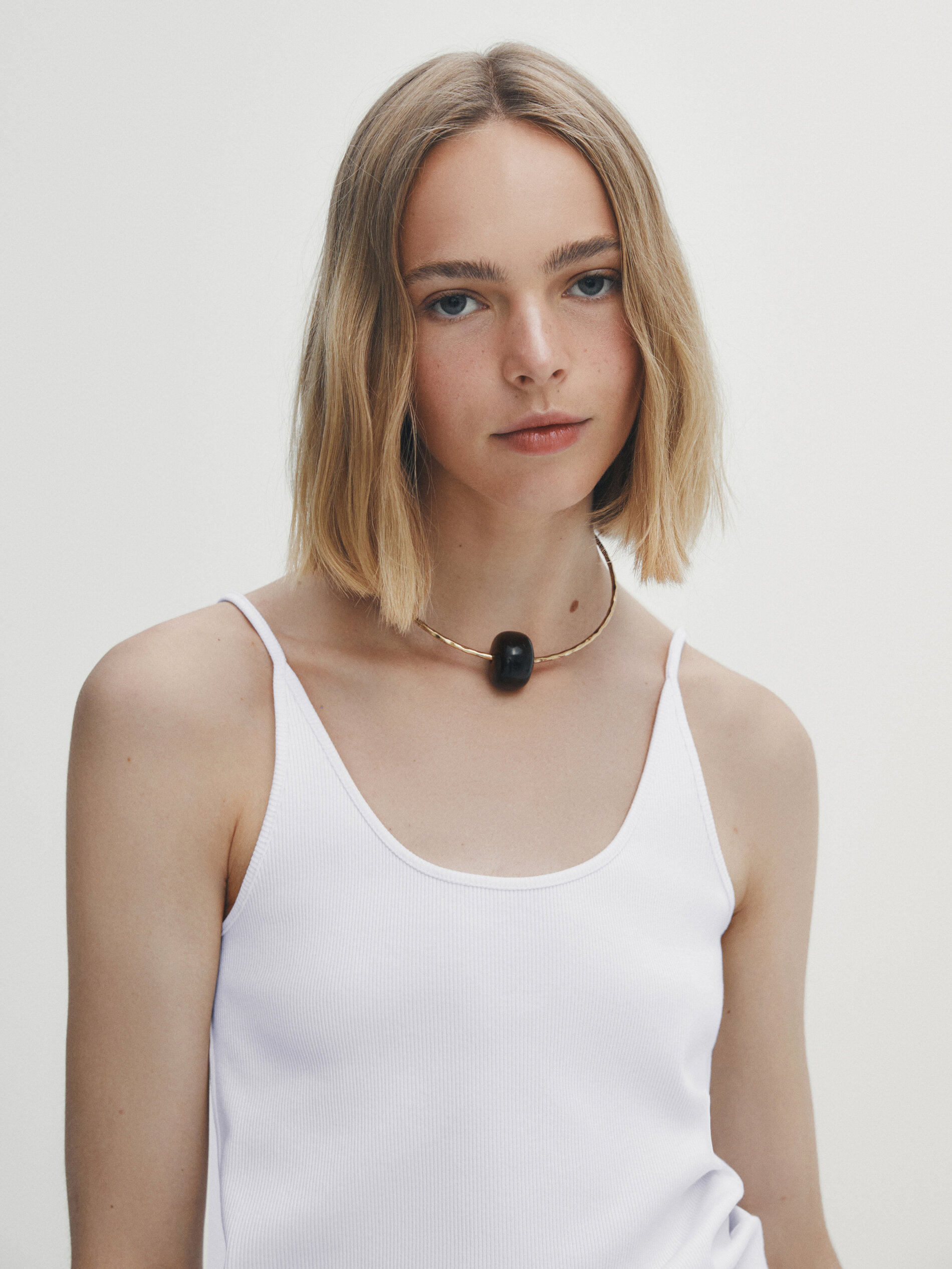 Top canalé tirantes finos - CRUDO