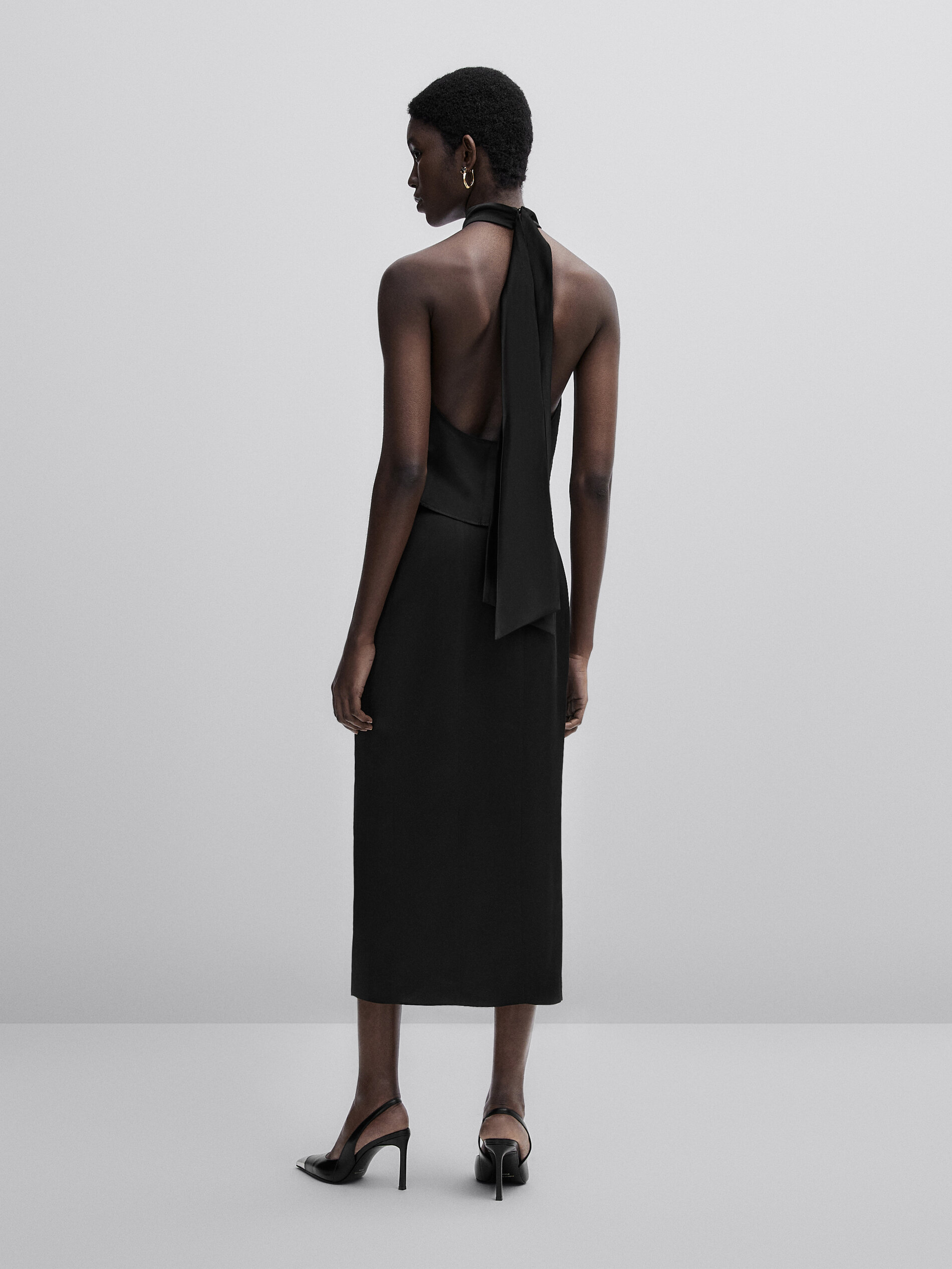 Falda tubo satinada -Studio - NEGRO