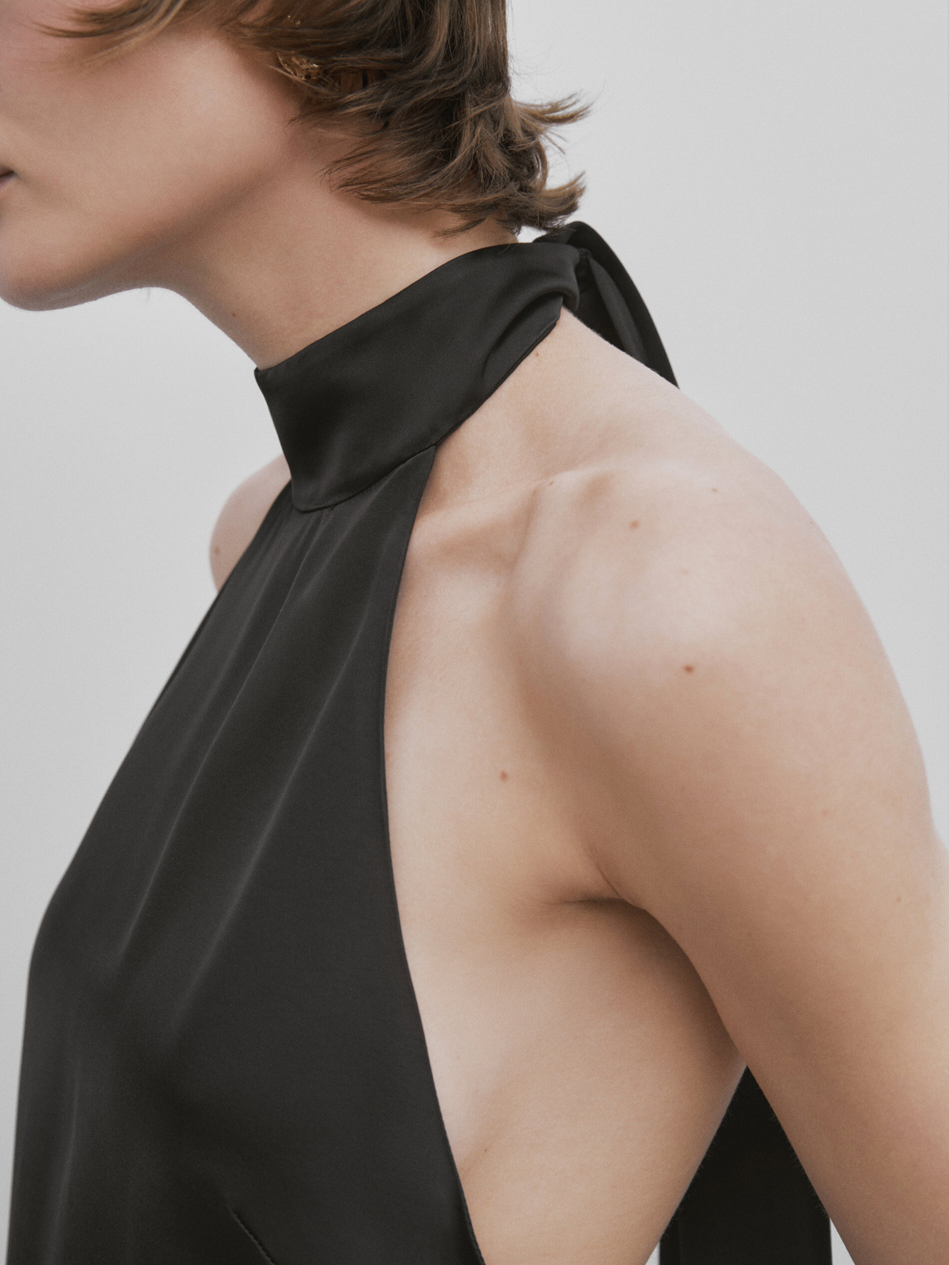 Vestido corto halter -Studio - NEGRO