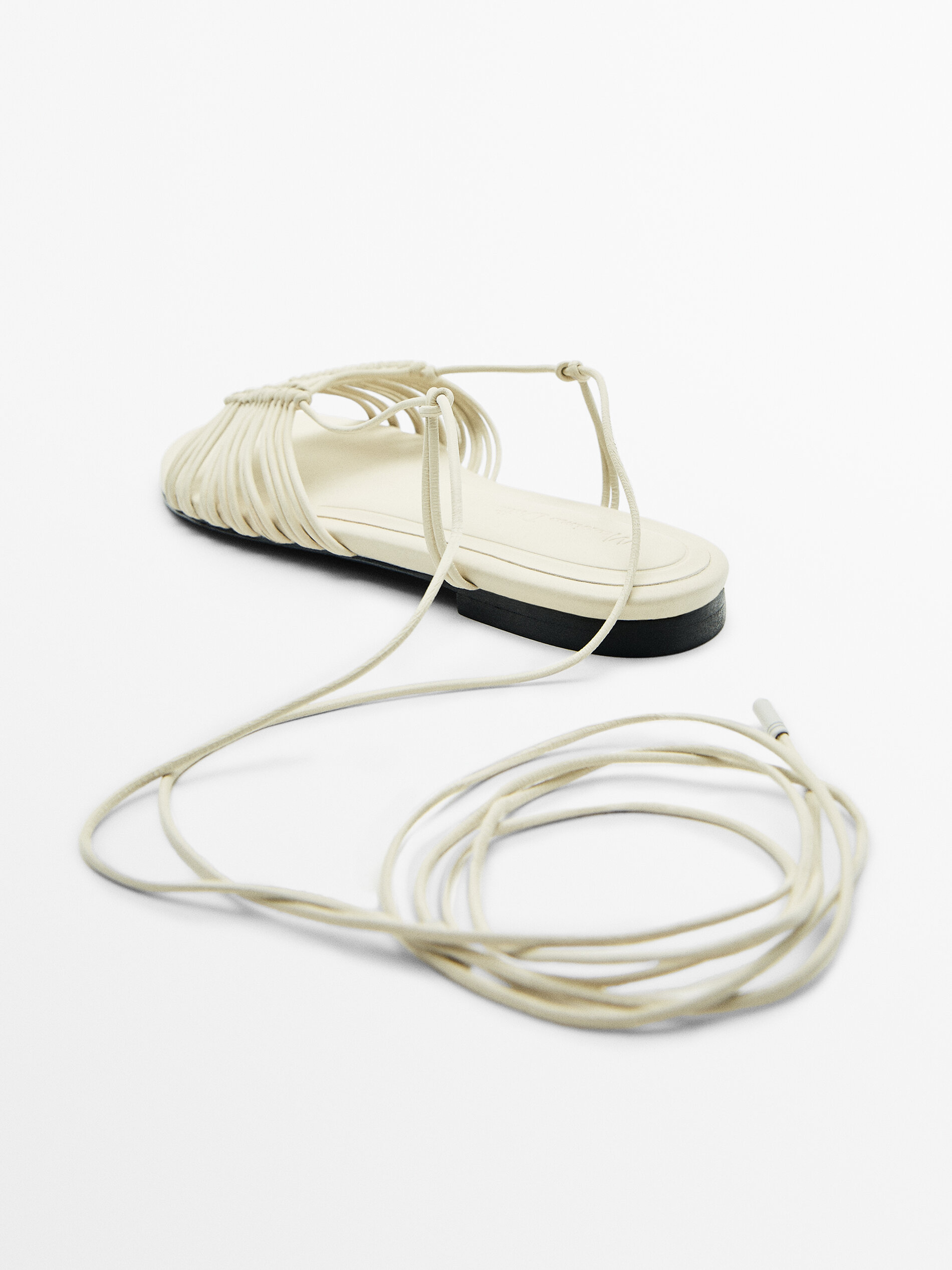 Sandalia plana multicuerdas - CRUDO