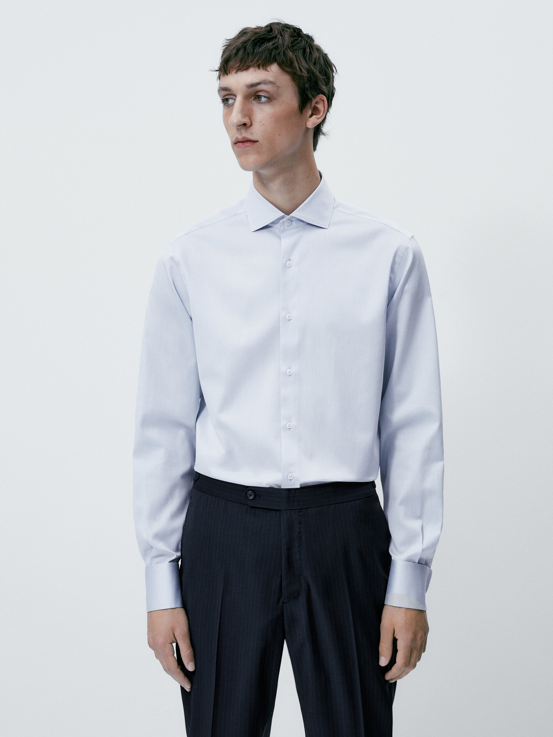 Camisa estructura regular fit doble puño - CELESTE