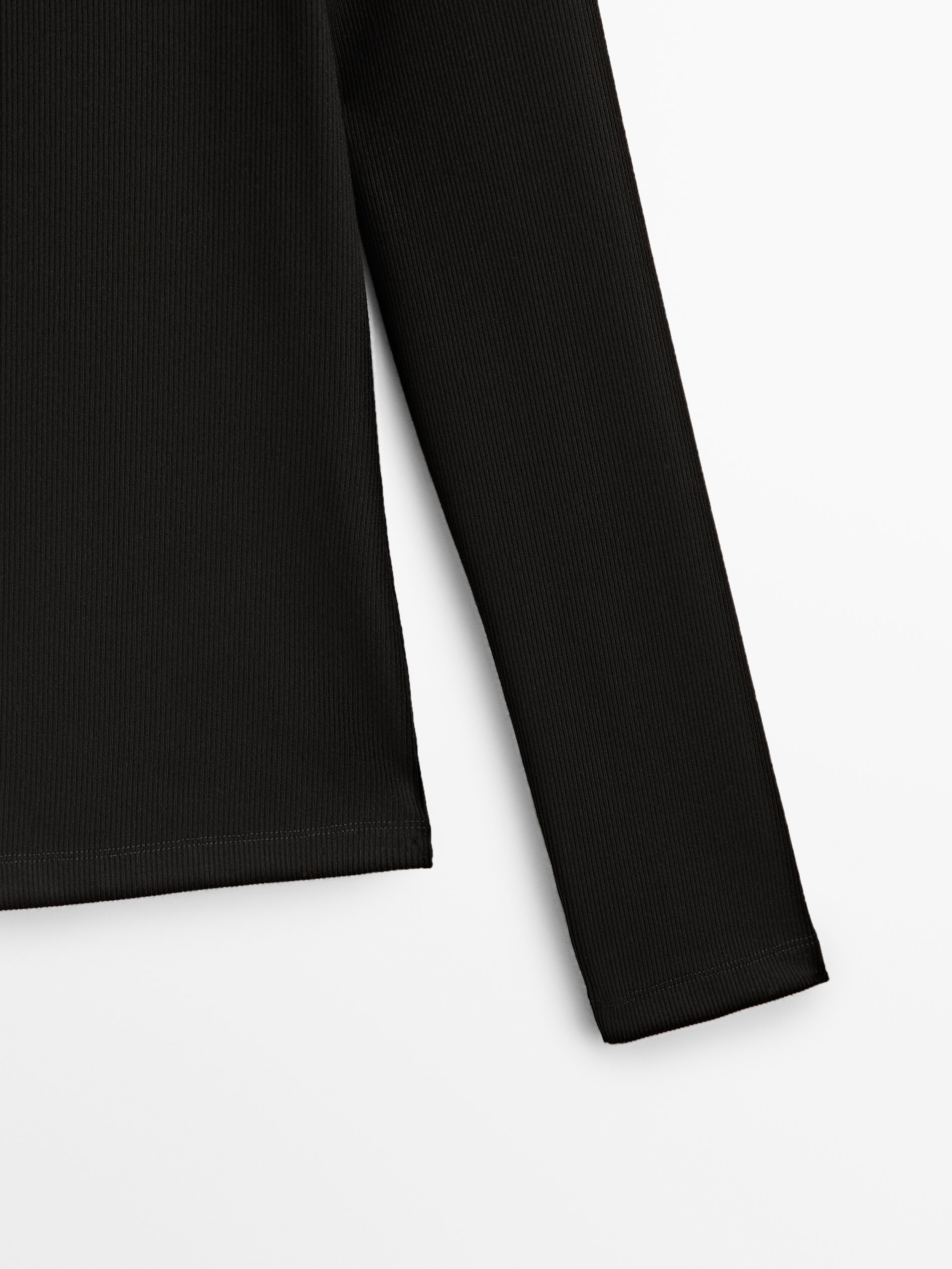 Camiseta cut out canalé - NEGRO