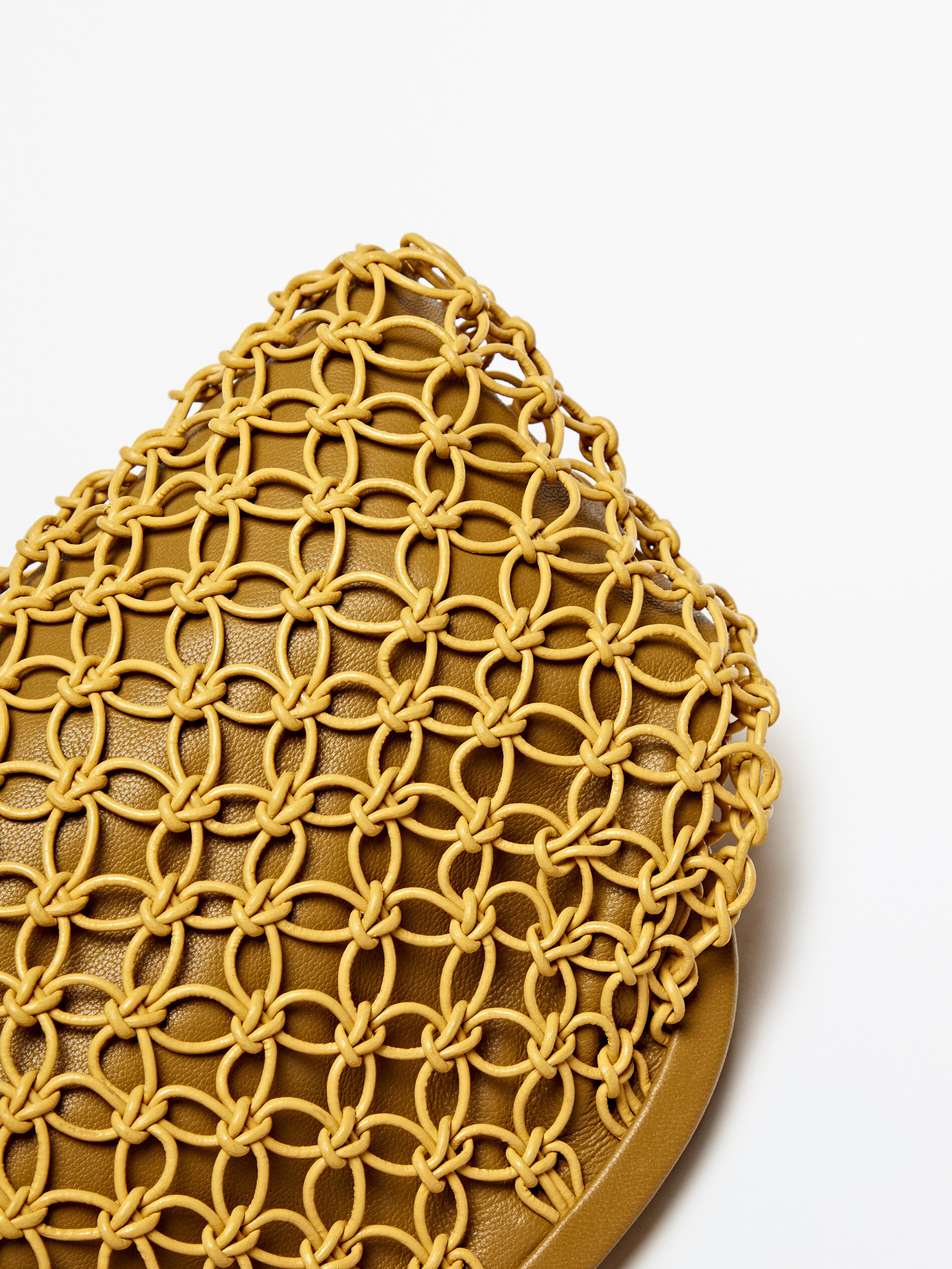 Bolso clutch trenzado tubular - VERDE