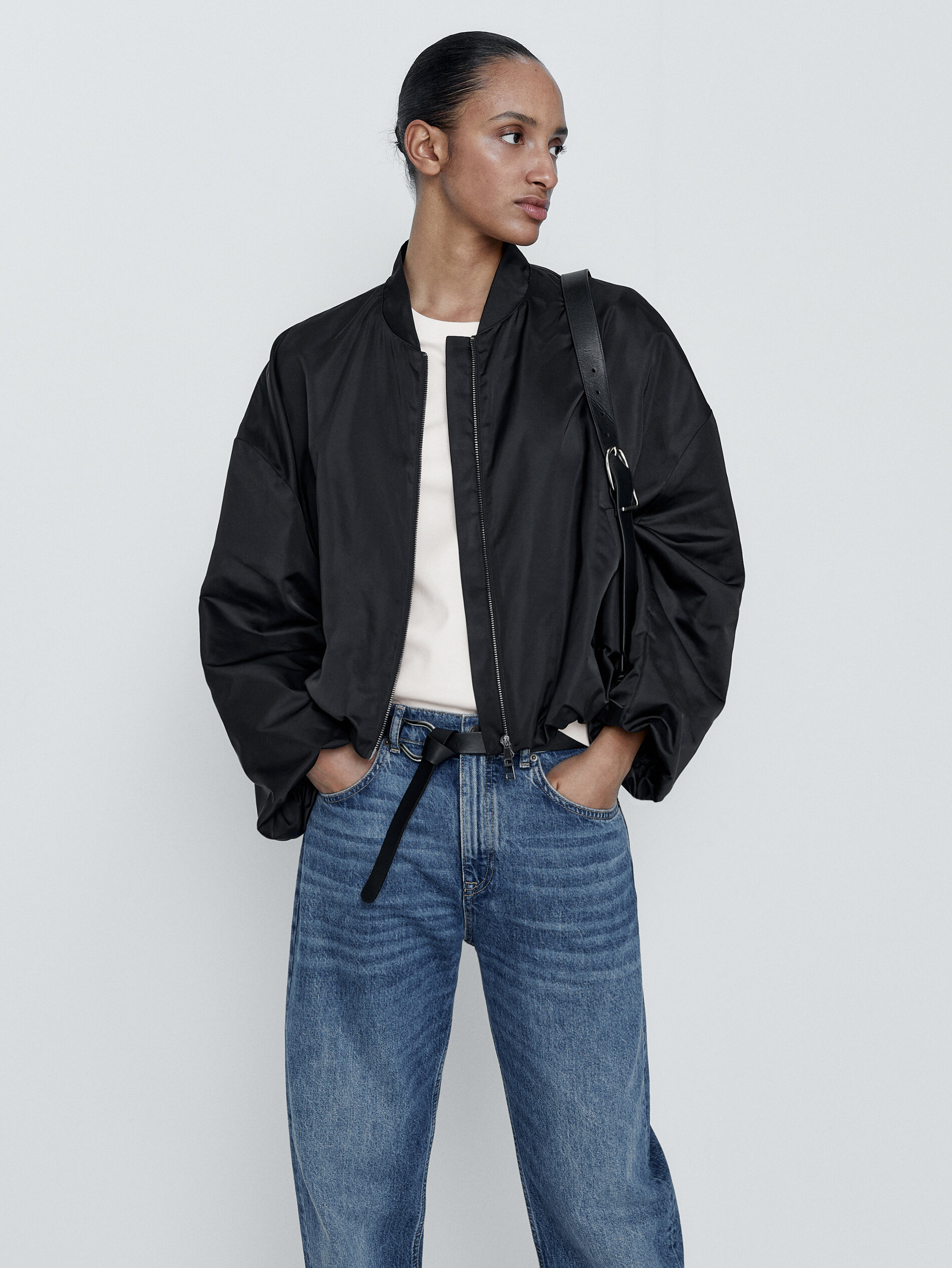 Chaqueta bomber manga volumen - NEGRO