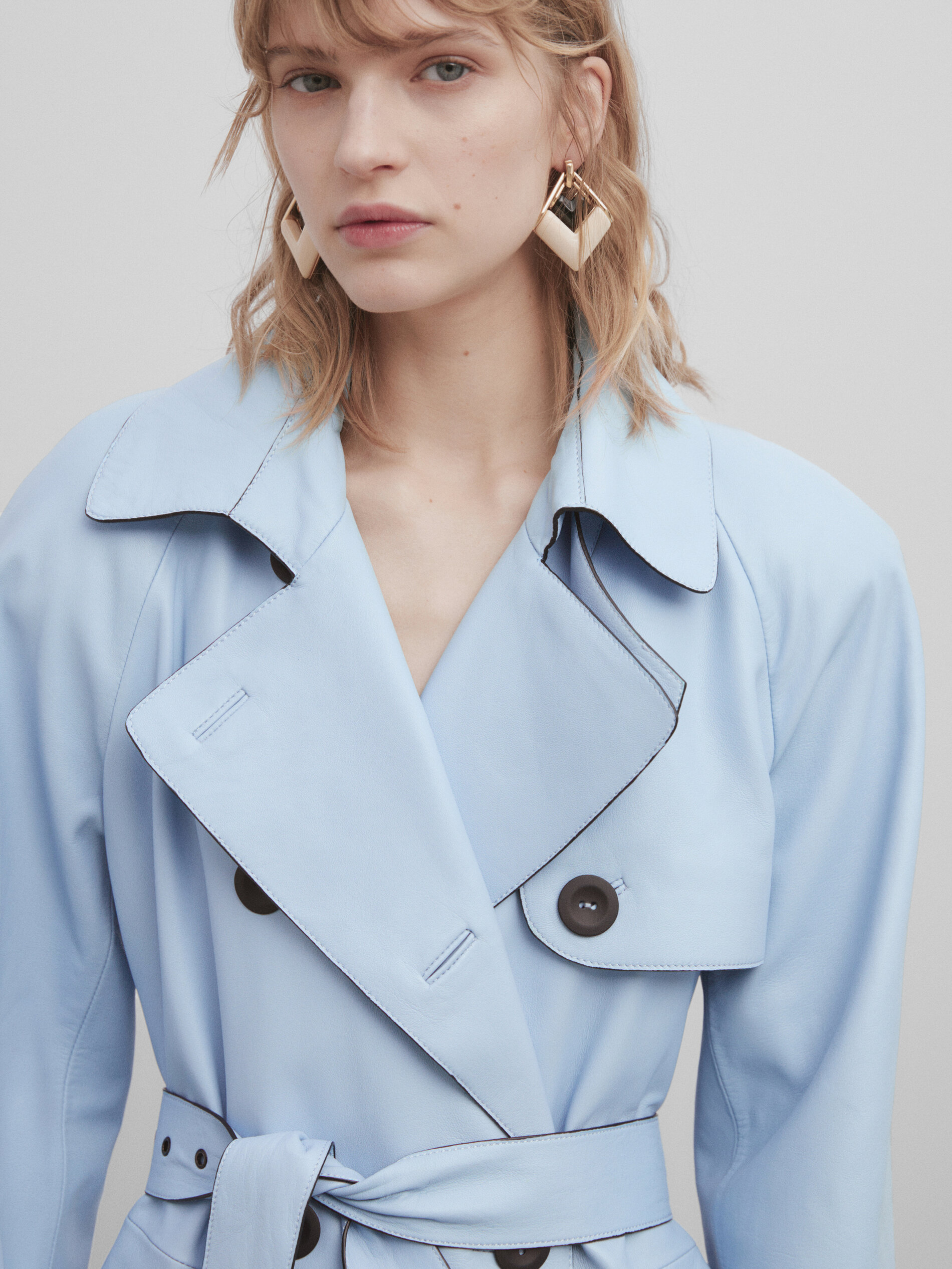 Chaqueta trench piel napa cinturón - Studio - CELESTE