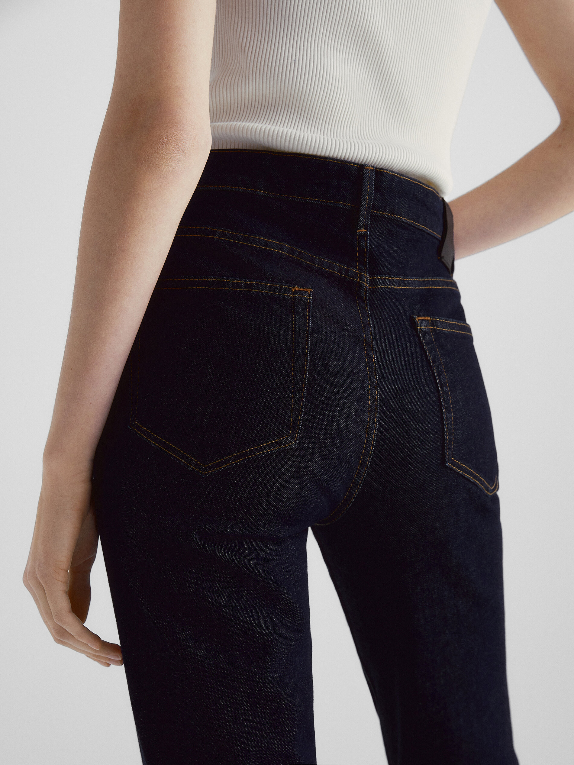 Pantalón vaquero tiro medio slim cropped fit - AZUL OSCURO