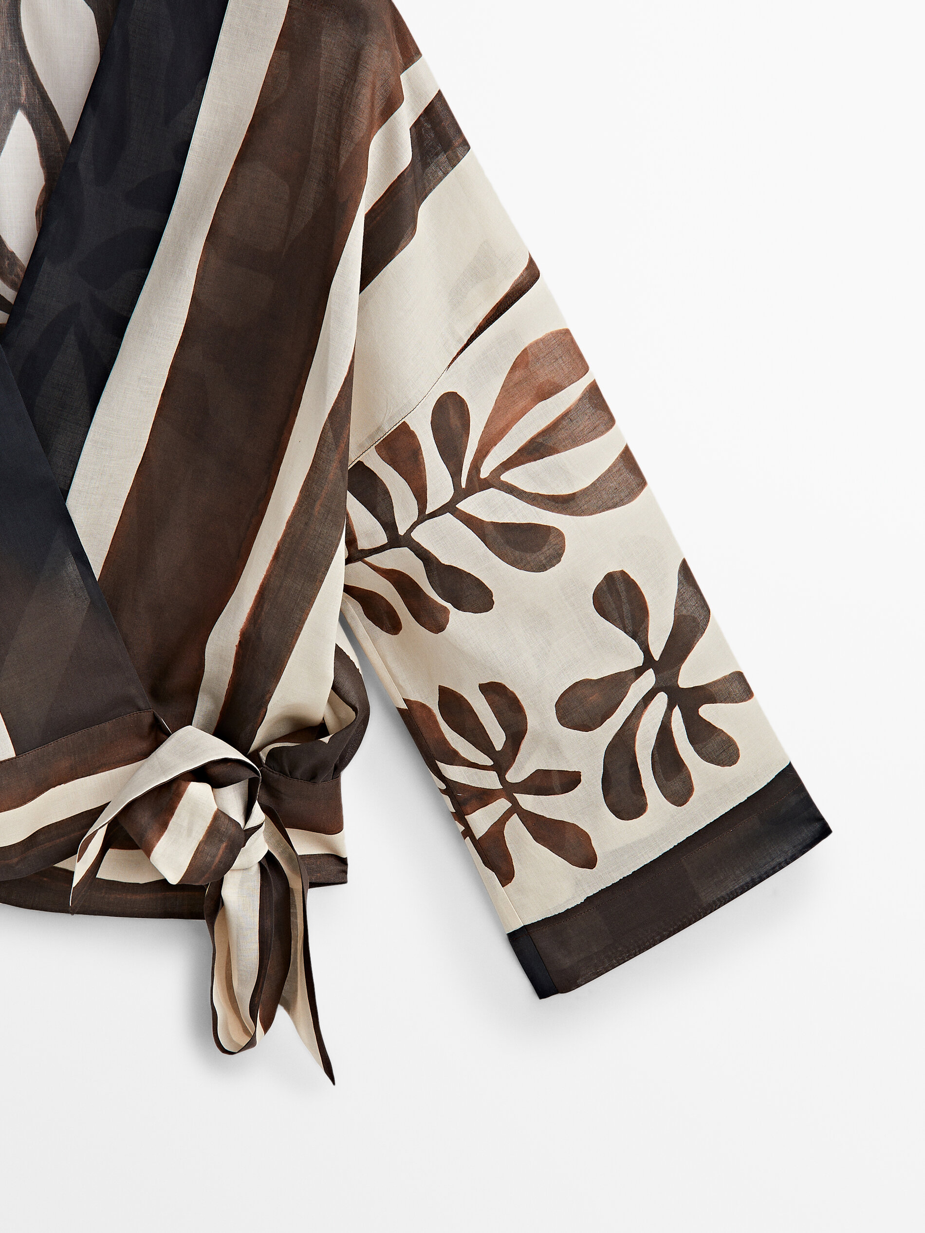 Camisa cruzada estampada - MARRÓN