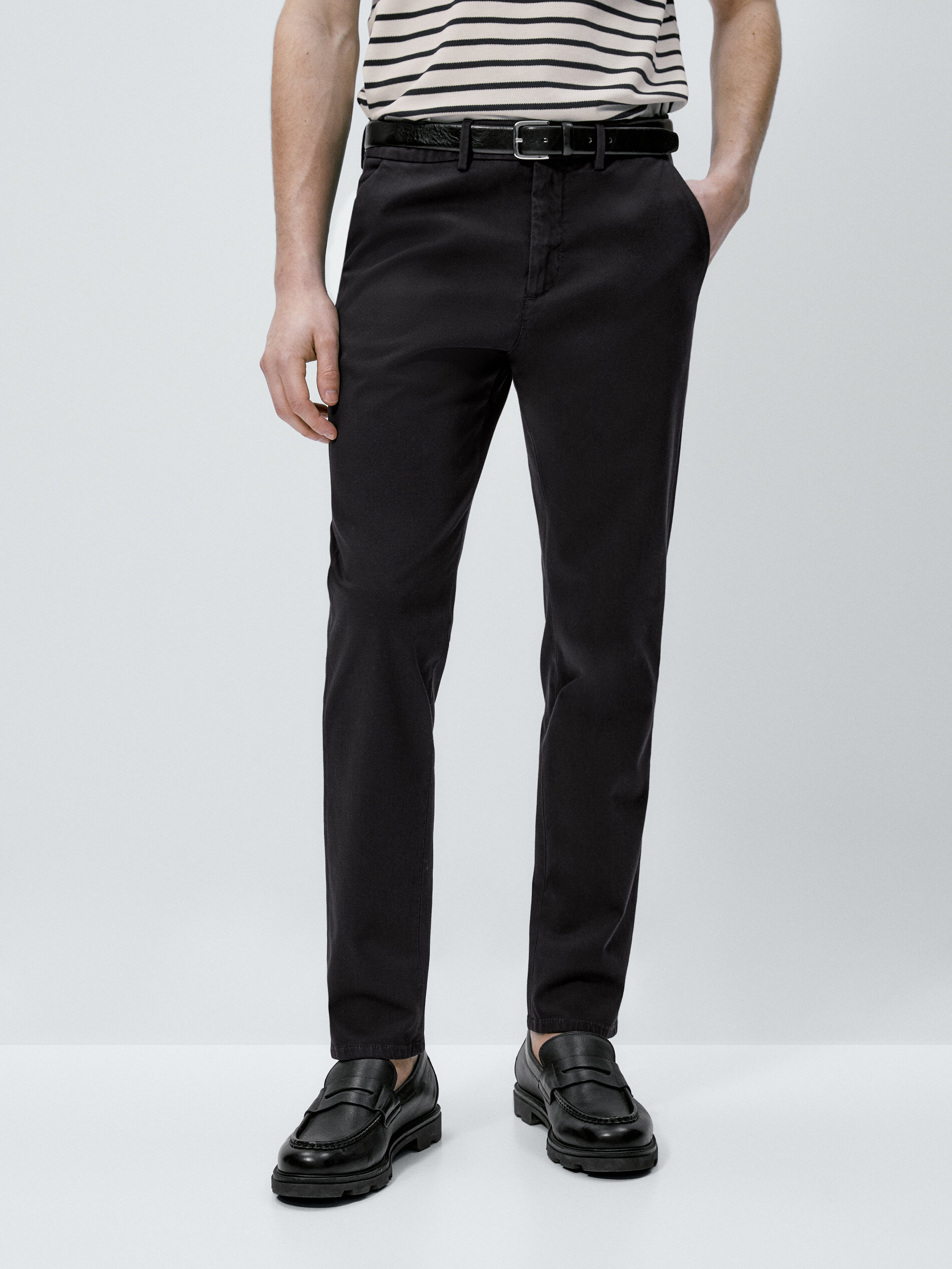 Pantalón chino micro estructura tapered fit - AZUL MARINO