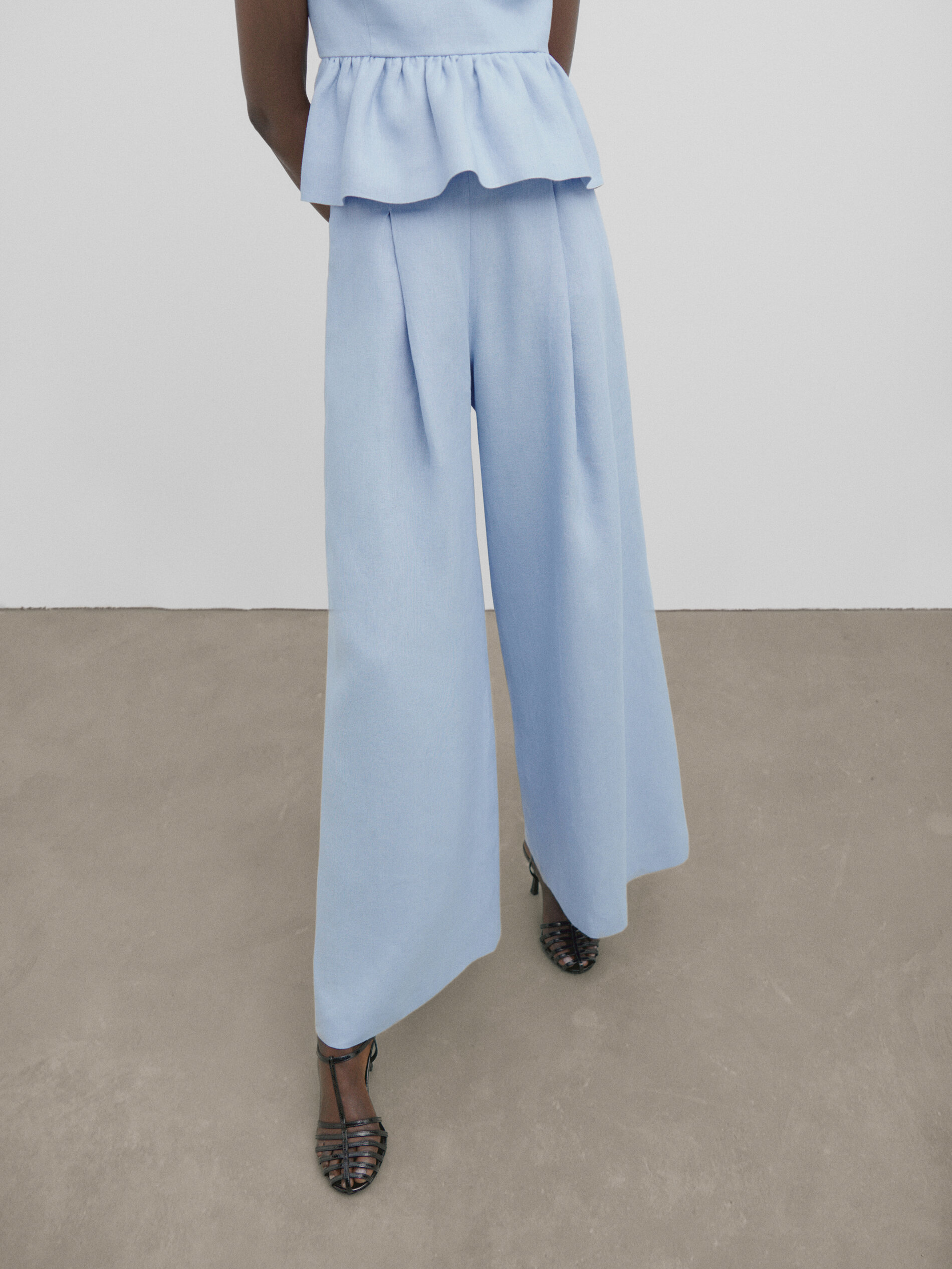 Pantalón lino ancho pinzas -Studio - CELESTE
