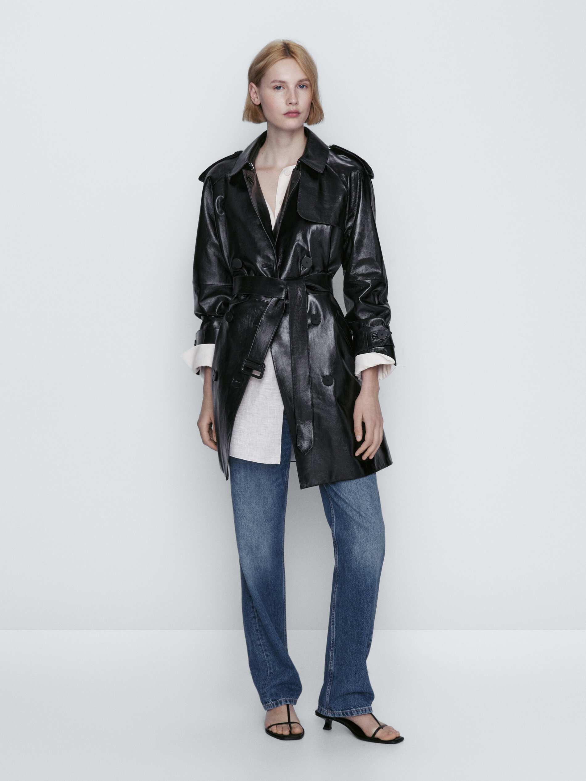 Chaqueta trench piel acabado charol - NEGRO