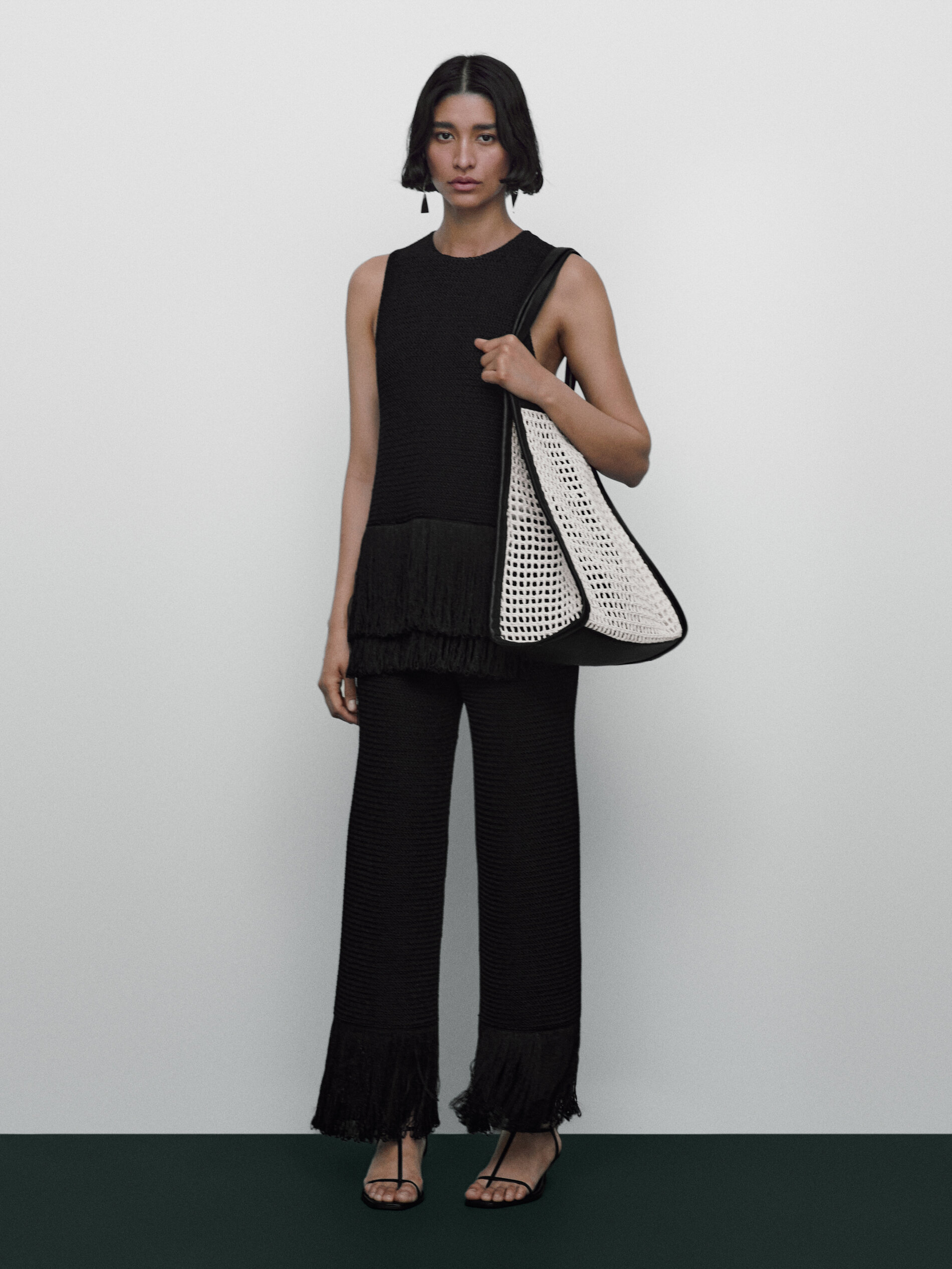 Top punto detalle flecos Limited edition - NEGRO