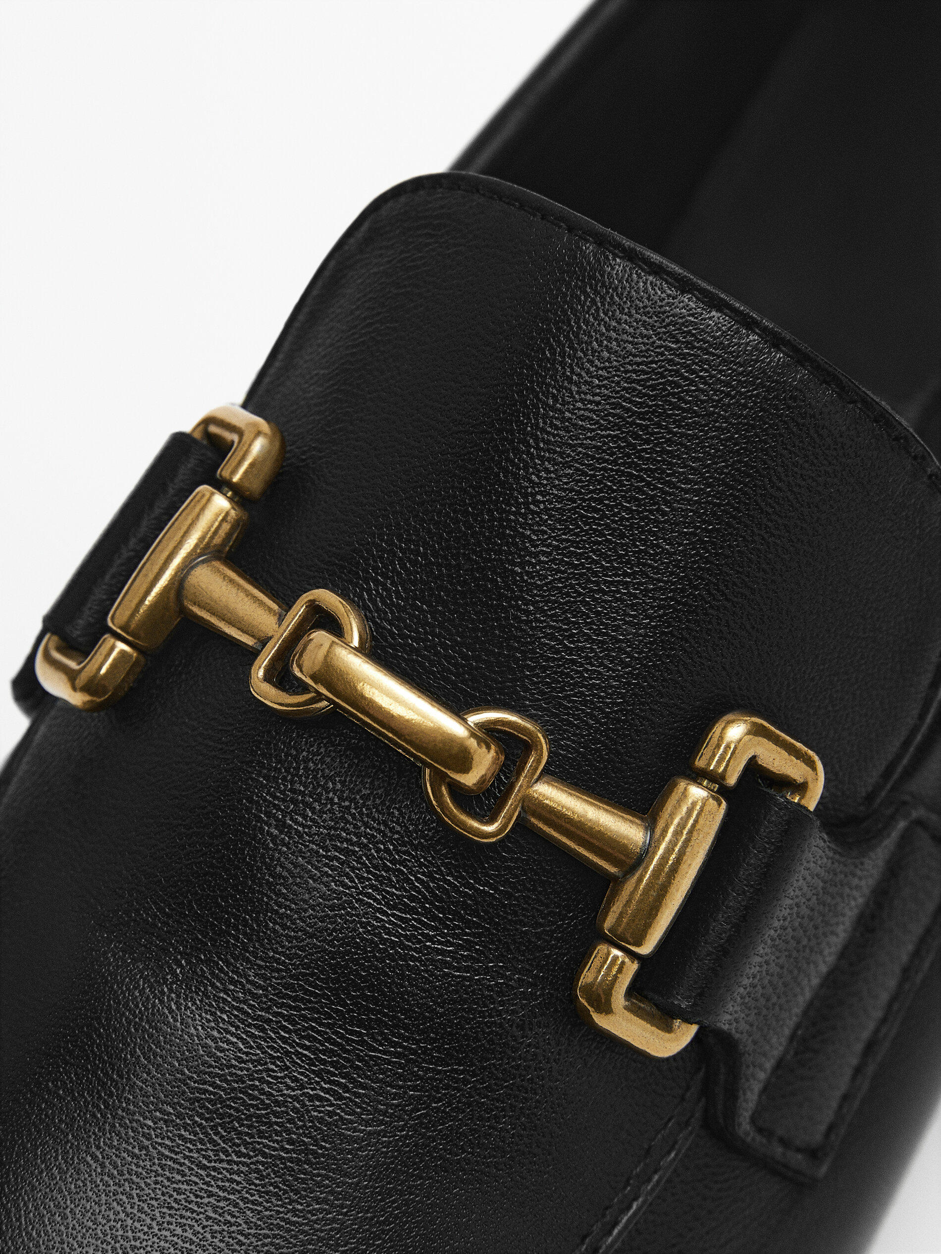 Mocasín piel hebilla metálica - NEGRO