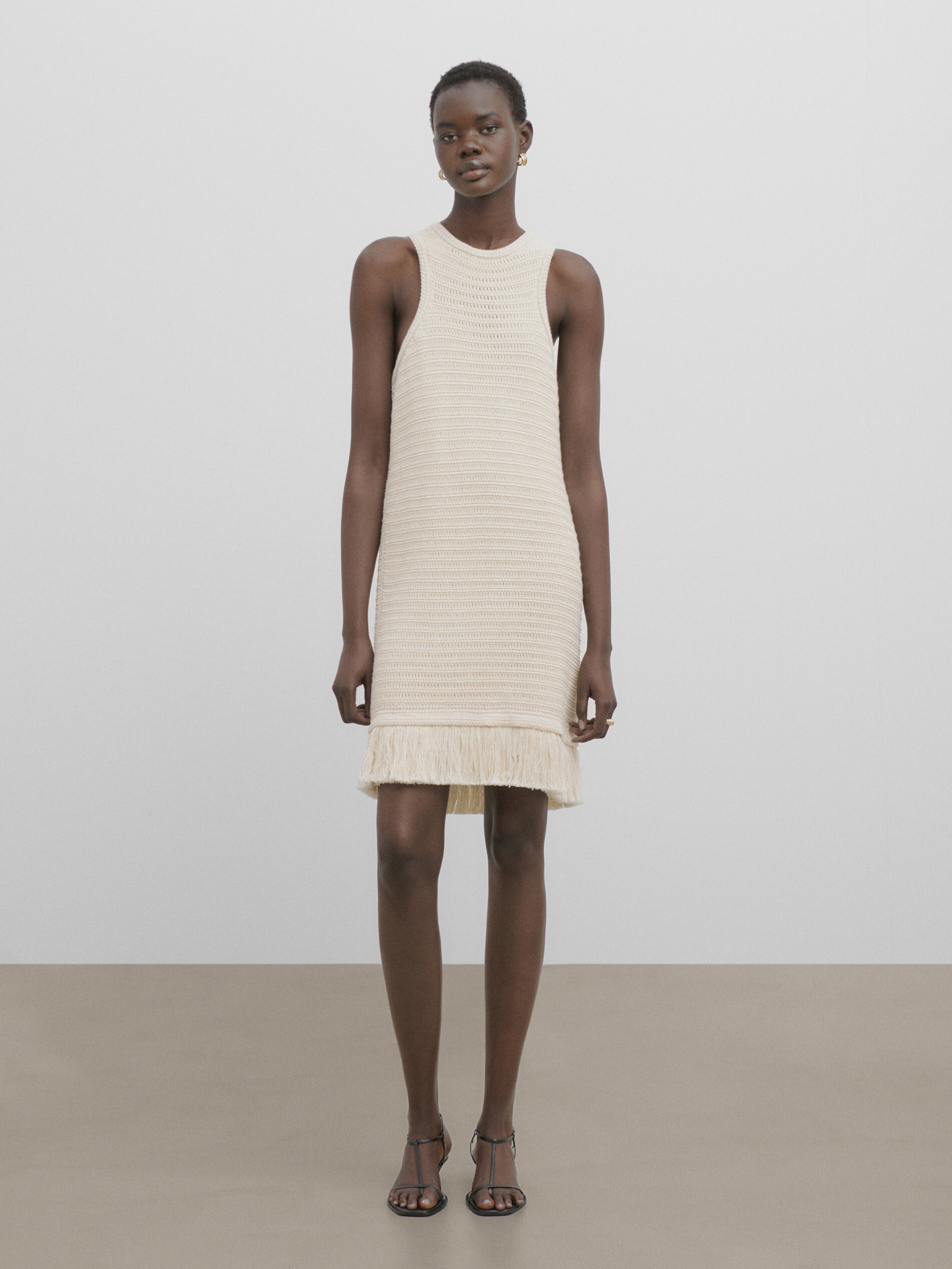 Vestido corto punto crochet flecos -Studio - BEIGE