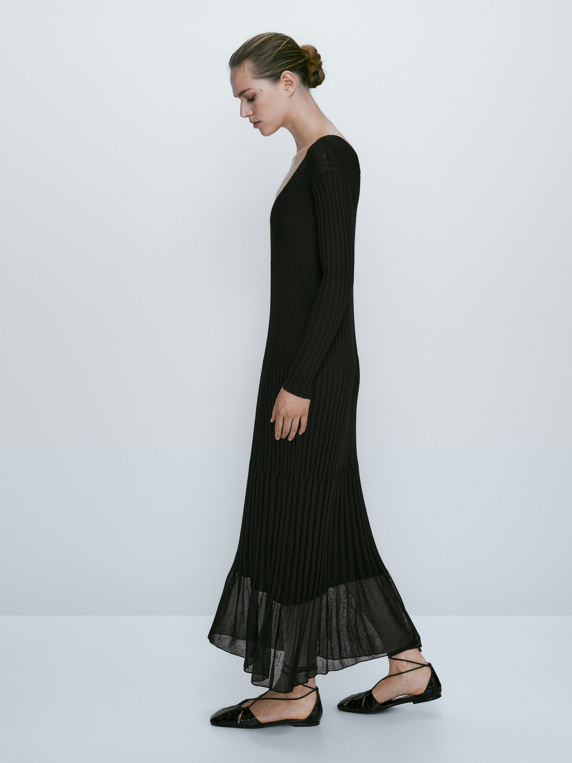 Vestido largo canalé negro cuello pico - NEGRO