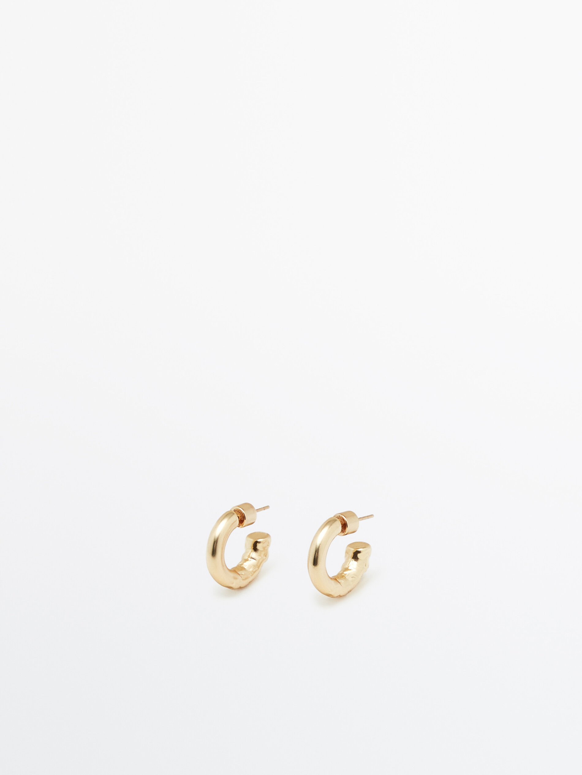 Pendientes aros pequeños textura baño oro - DORADO