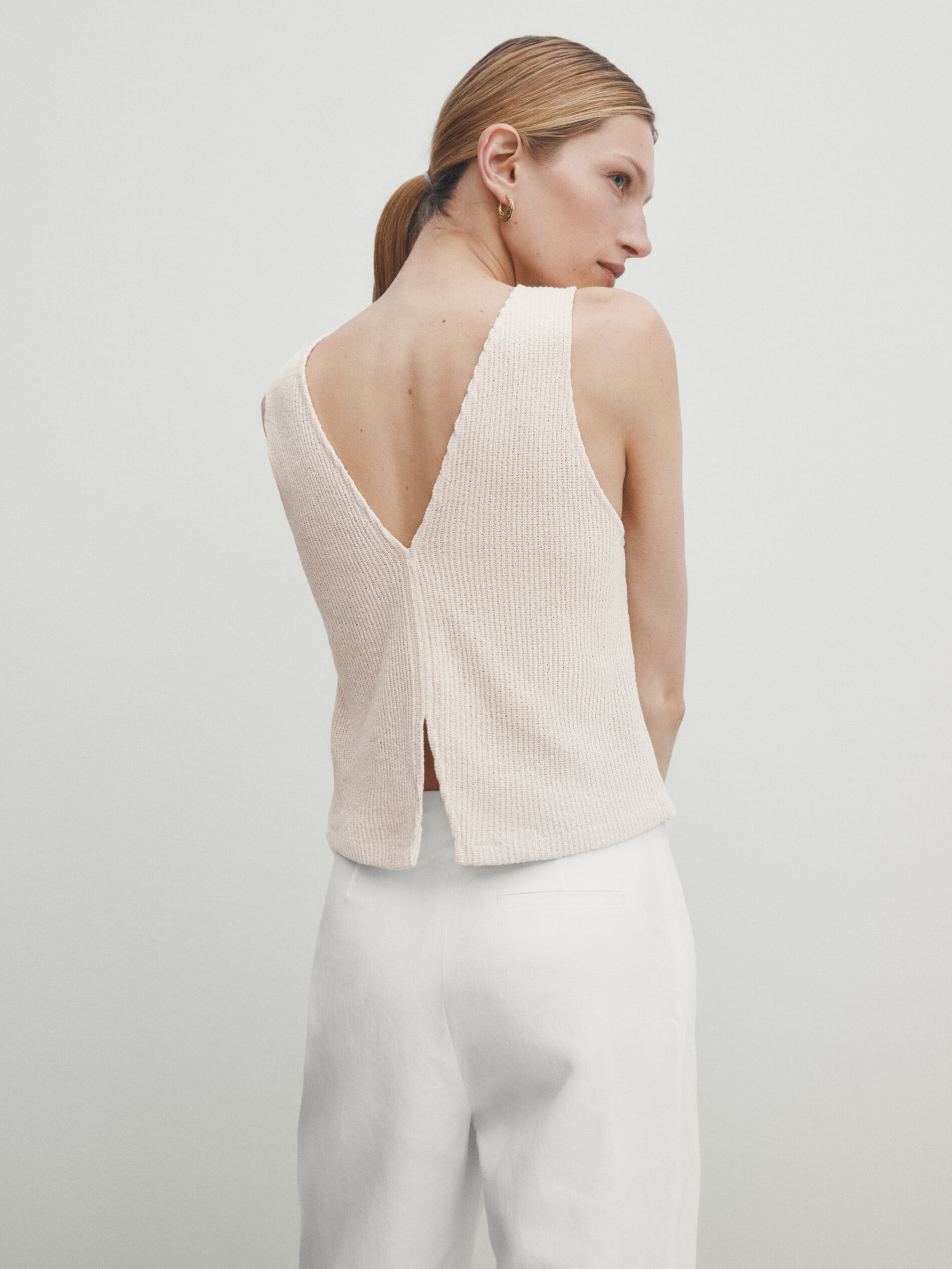 Top crop detalle abertura - CRUDO