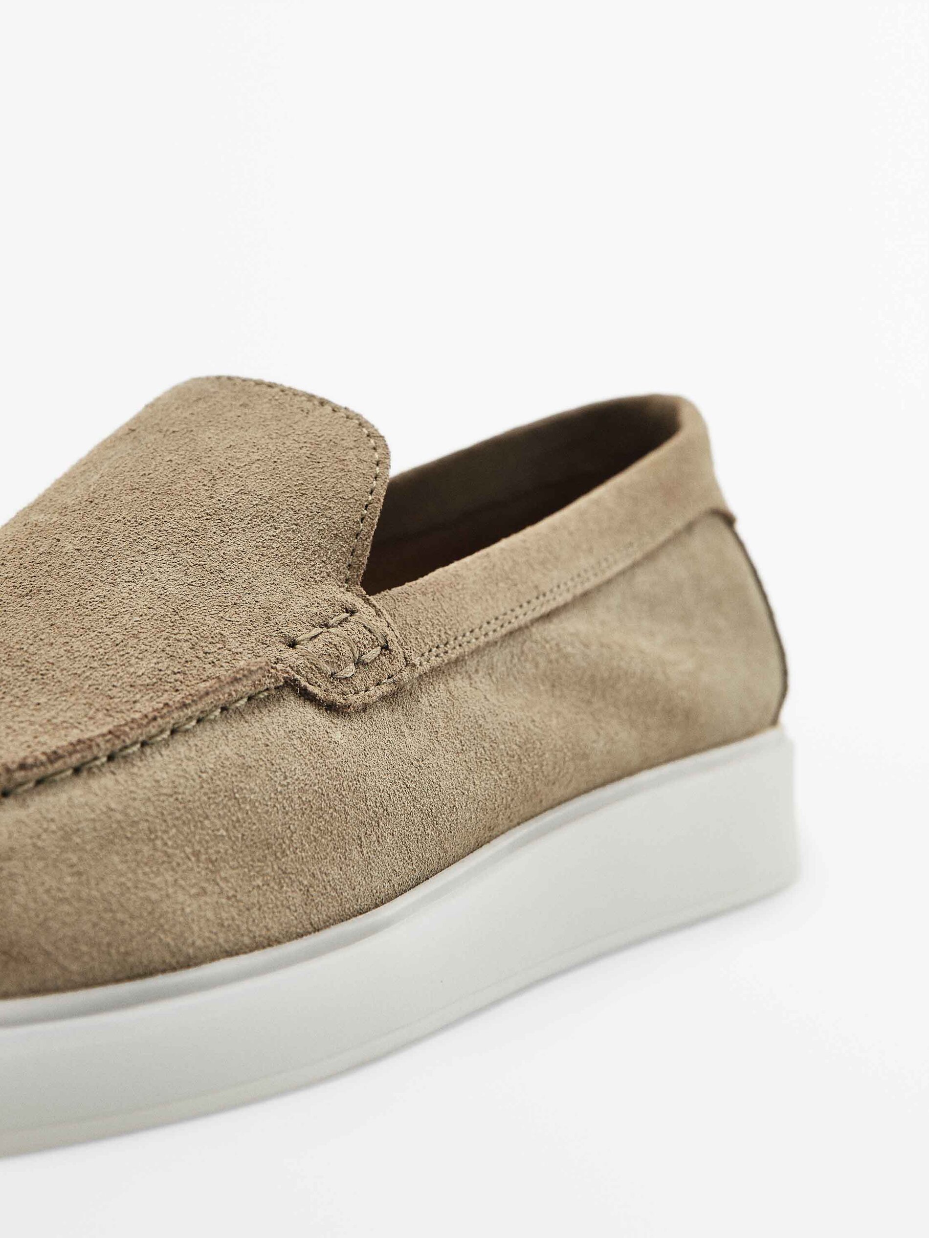 MOCASÍN SERRAJE PISO TRANSLÚCIDO - ARENA