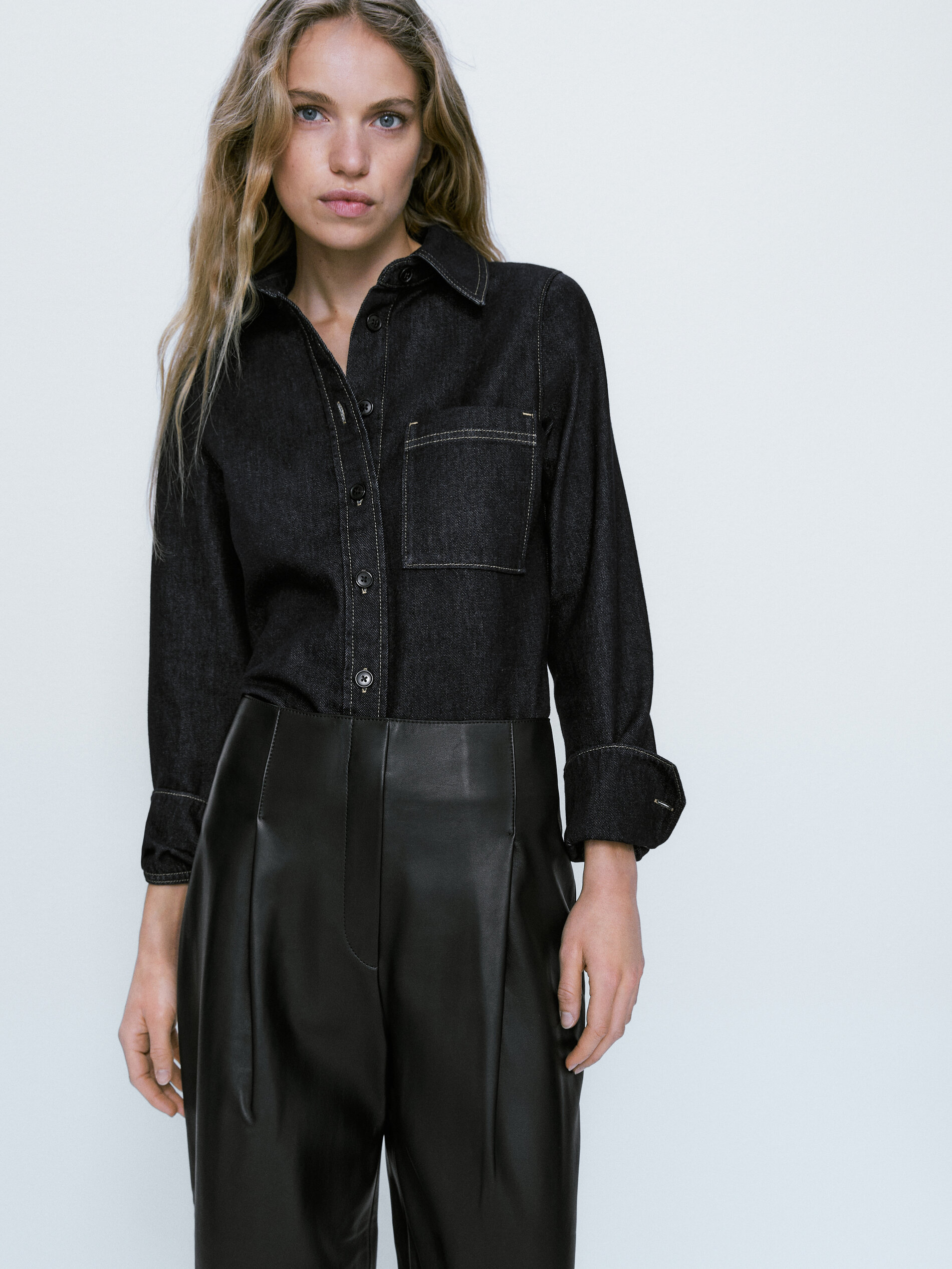 Pantalón piel napa pinzas - NEGRO