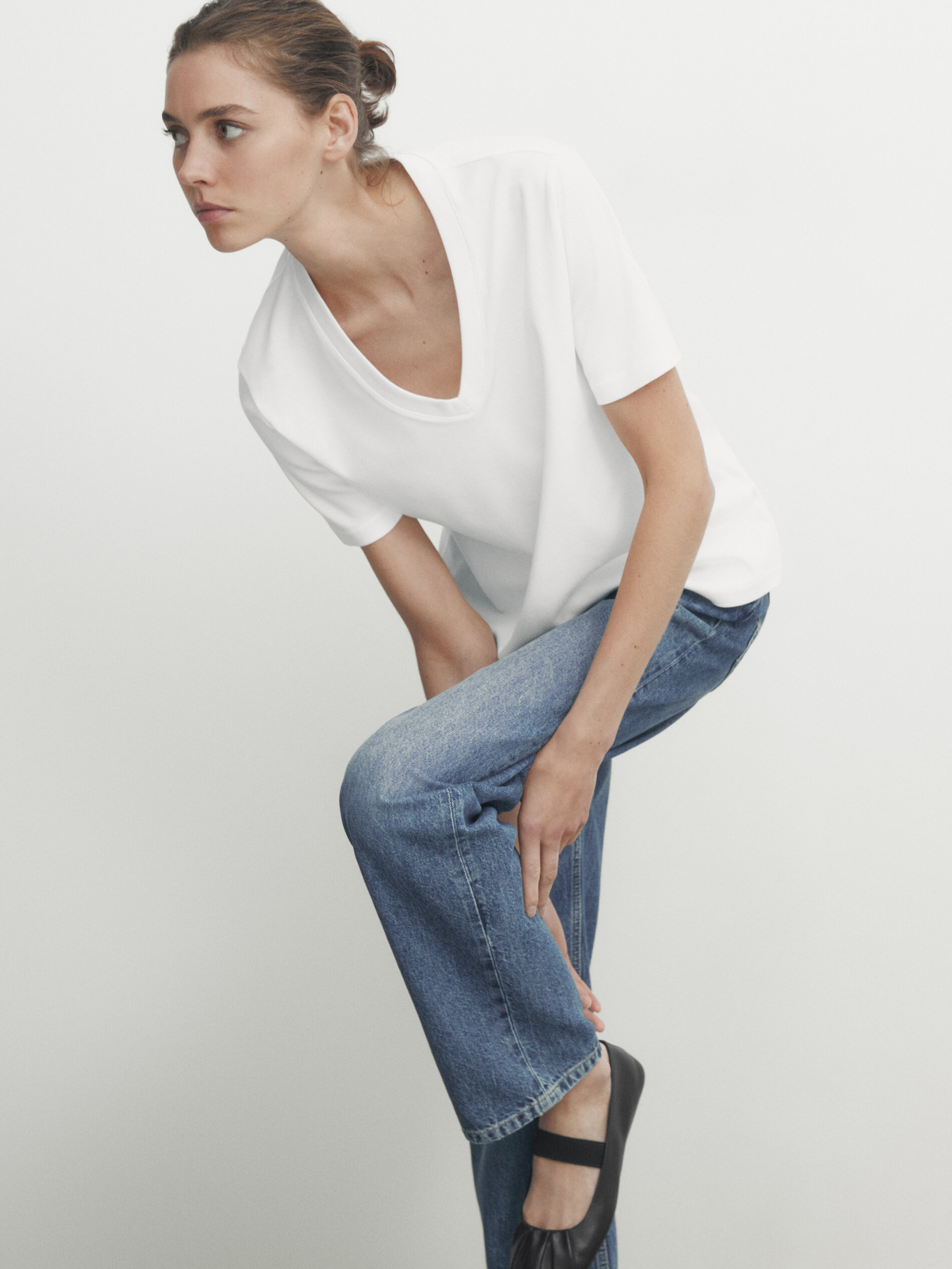 Camiseta cuello pico algodón - CRUDO