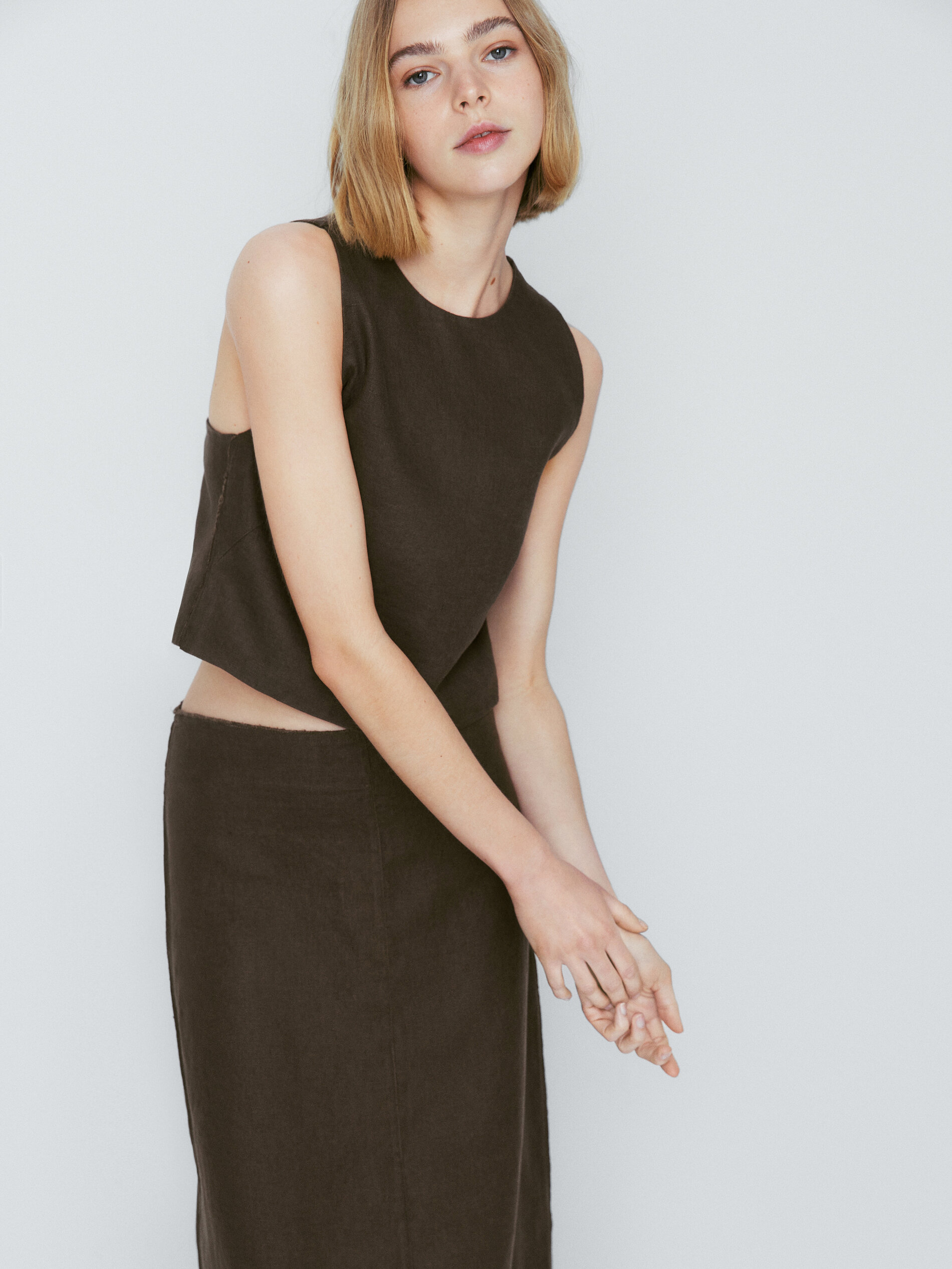 Top lino espalda cruzada - KAKI